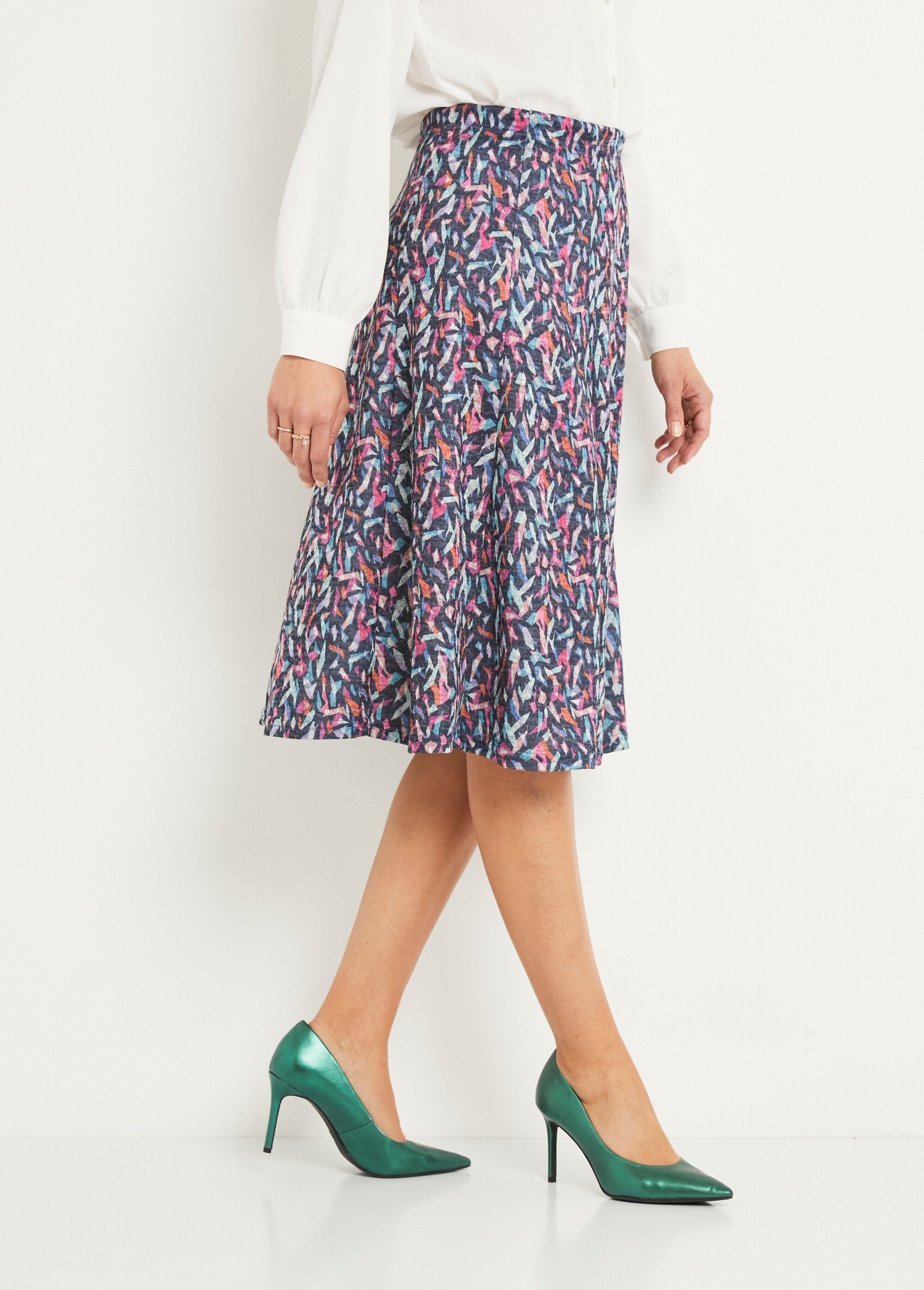 Mid-length_flared_skirt_with_graphic_pattern_Pink_and_blue_DR1_slim