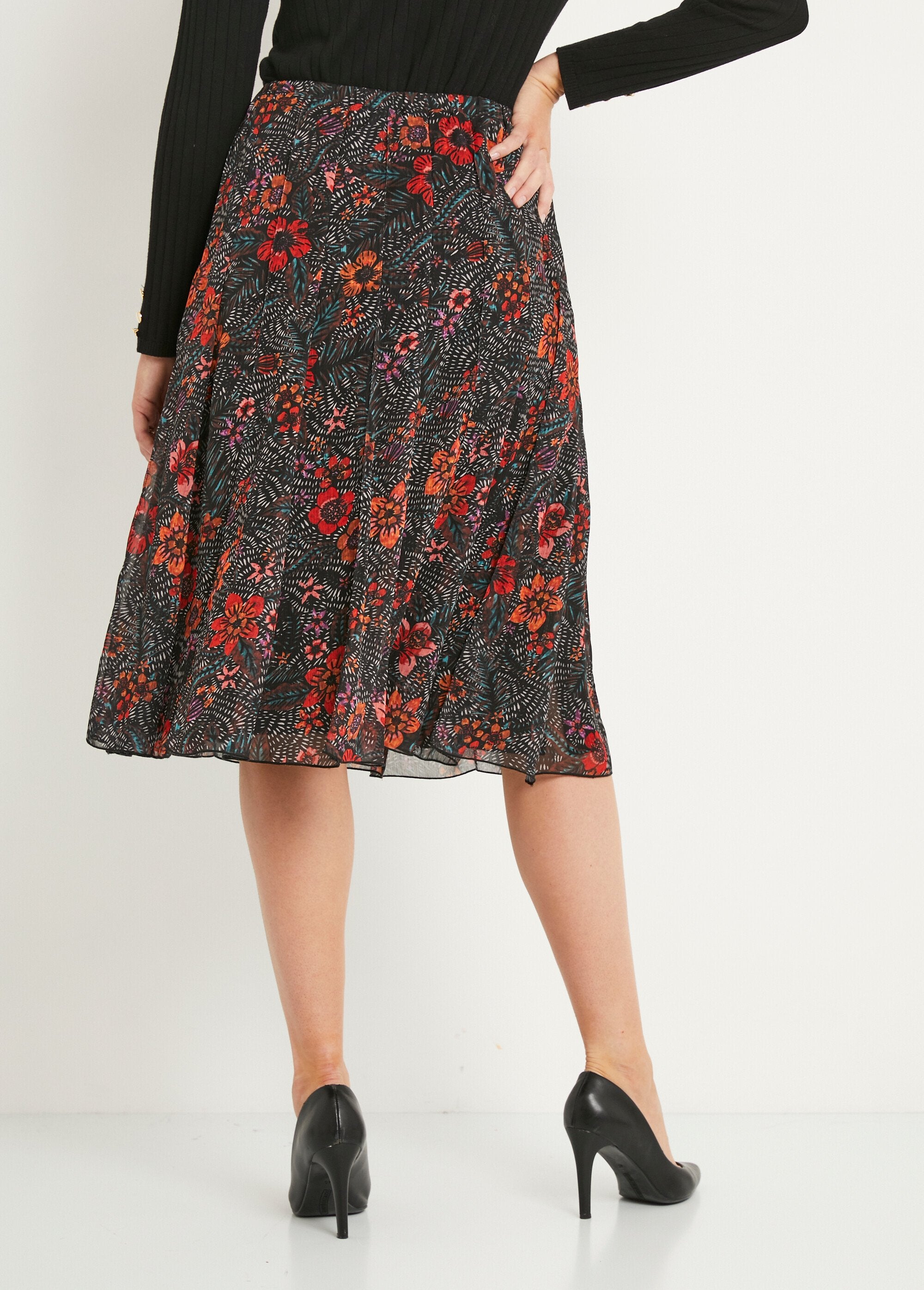 Long_flared_skirt_in_floral_voile_Black_and_red_DO1_slim