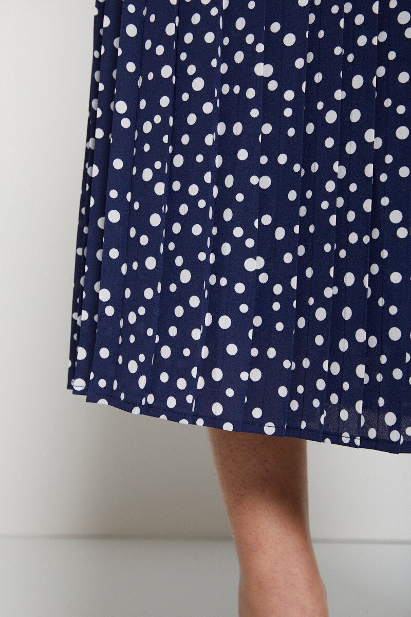 Long_pleated_polka_dot_print_skirt_Navy_and_white_DE2_slim