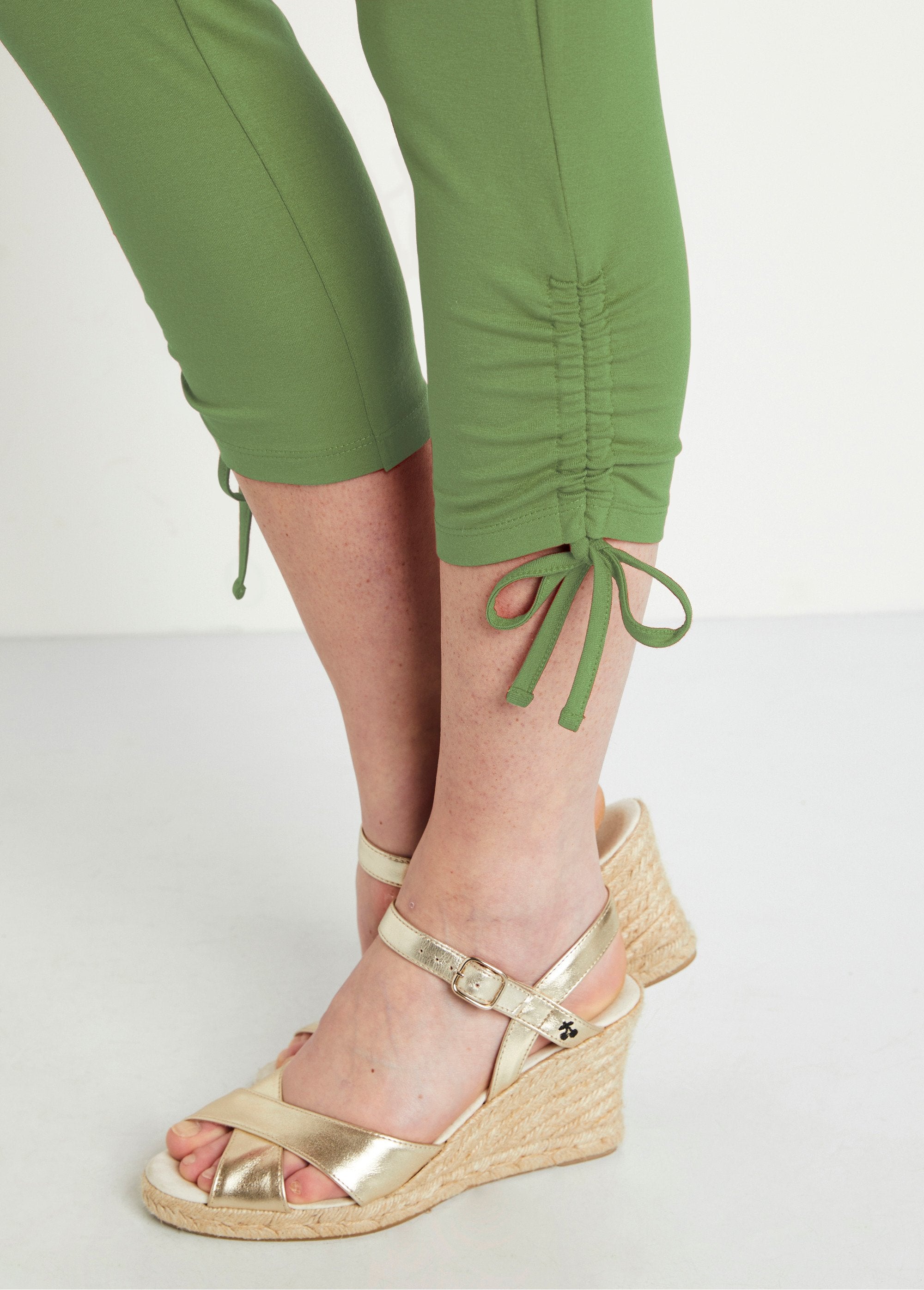 Short_leggings_with_elasticated_waistband_Plain_lime_DE1_slim