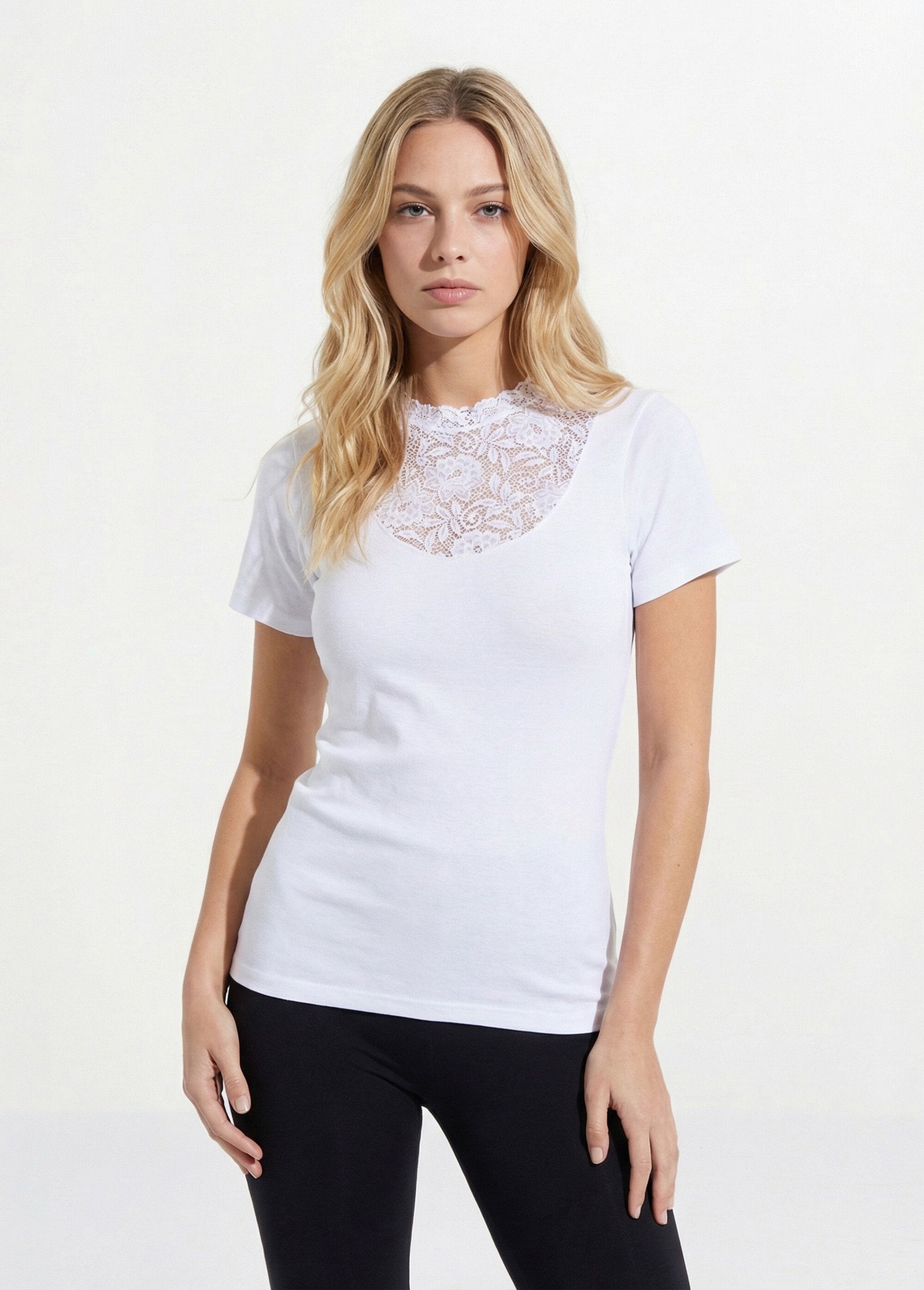 Short-sleeved_lace_undershirt_White_FA1_slim