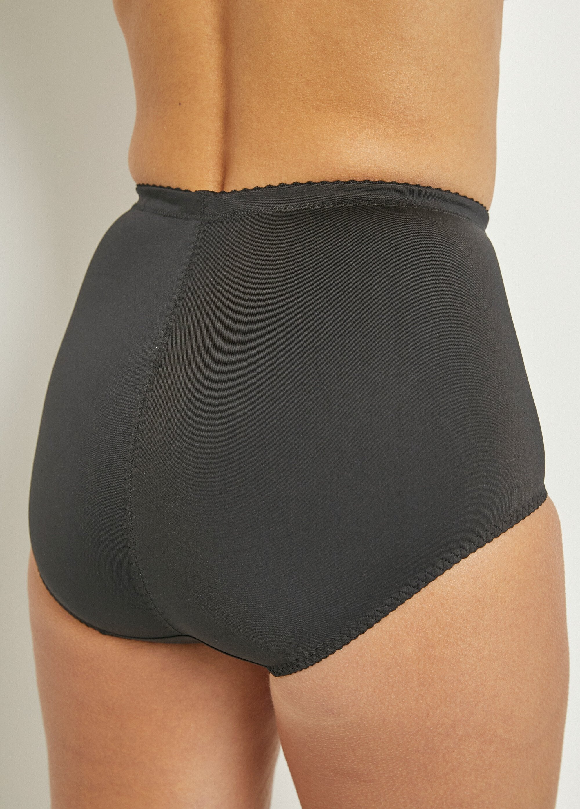 Marlene®_-_High-waisted_shaping_panties_Black_DO1_slim