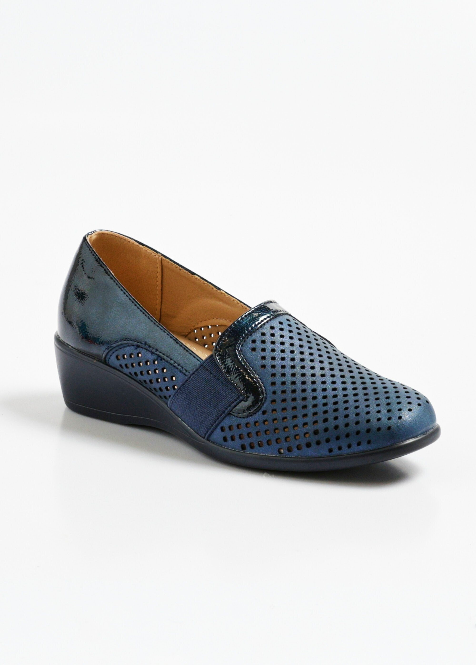 Perforated_loafers_with_fancy_details_Blue_FA1_slim