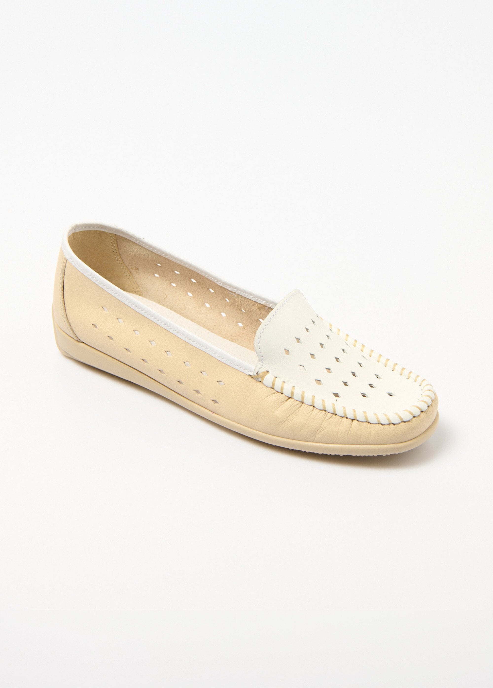 Soft_leather_comfort_width_moccasins_Beige_FA1_slim