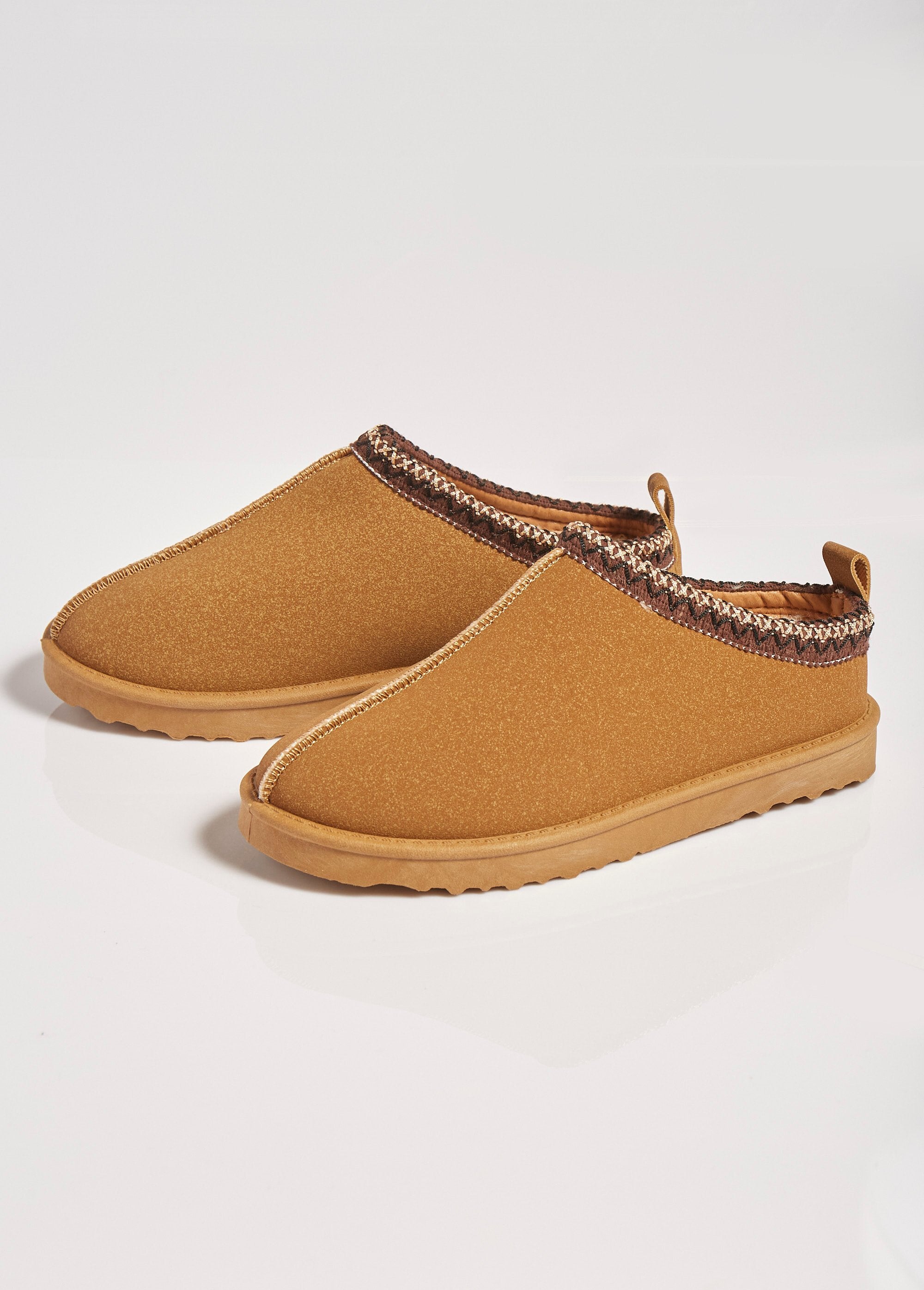 Flat_suede_mules_with_ethnic_details_camel_DE1_slim