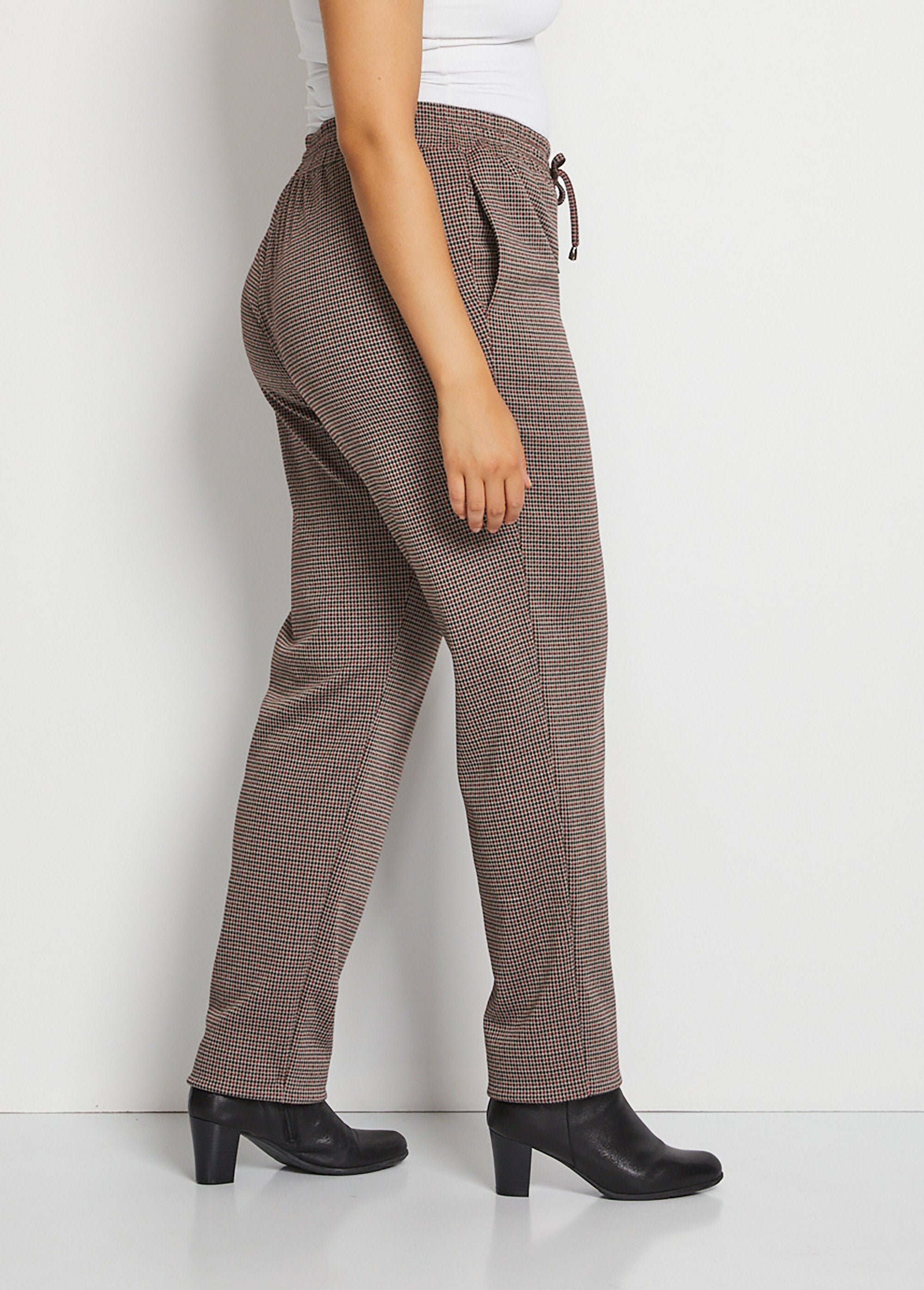 Plain_knit_or_jacquard_straight_pants_Fleafoot_DR1_curvy