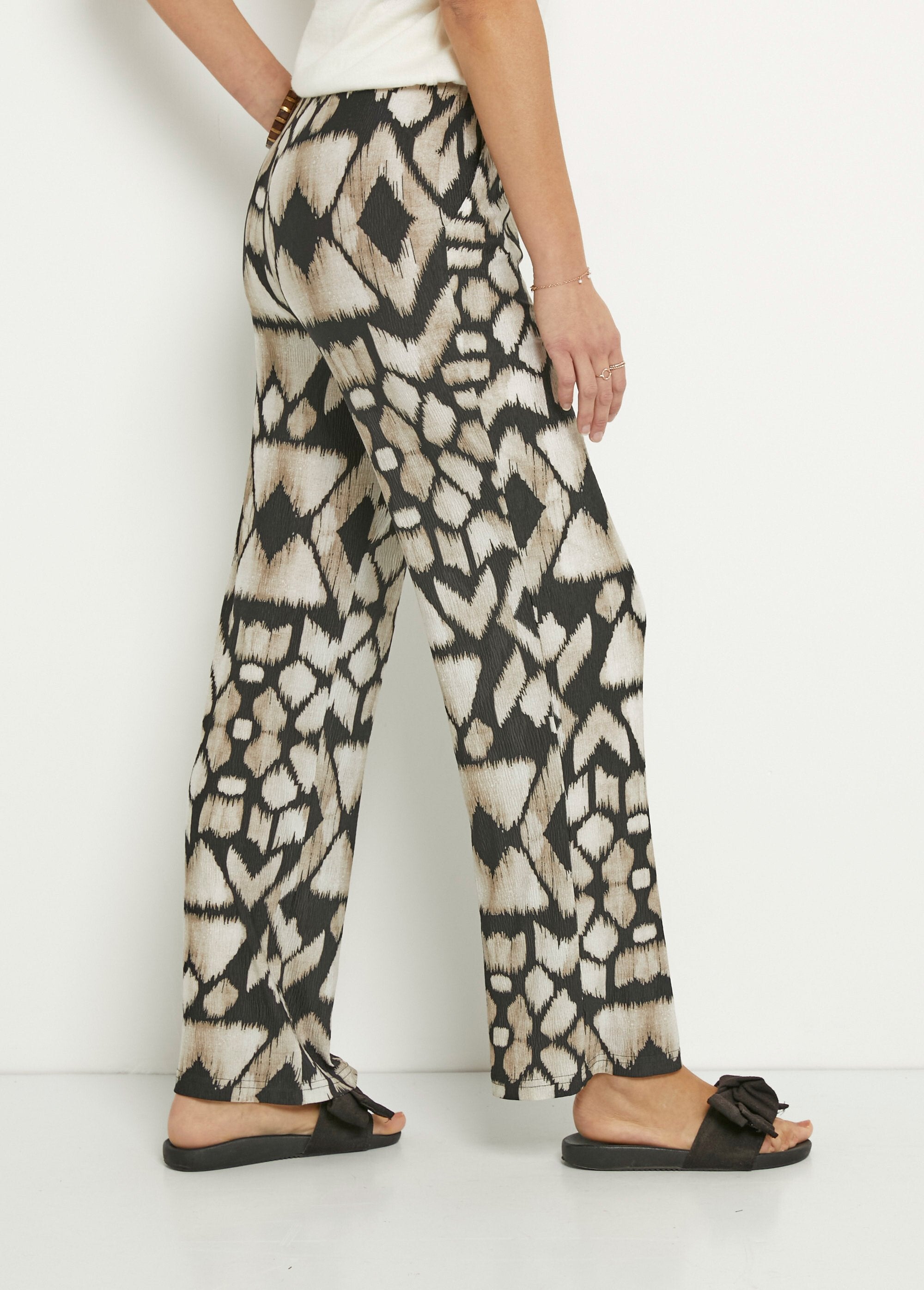 Wide_flowing_pants_with_ethnic_print_Beige_and_black_DR1_slim