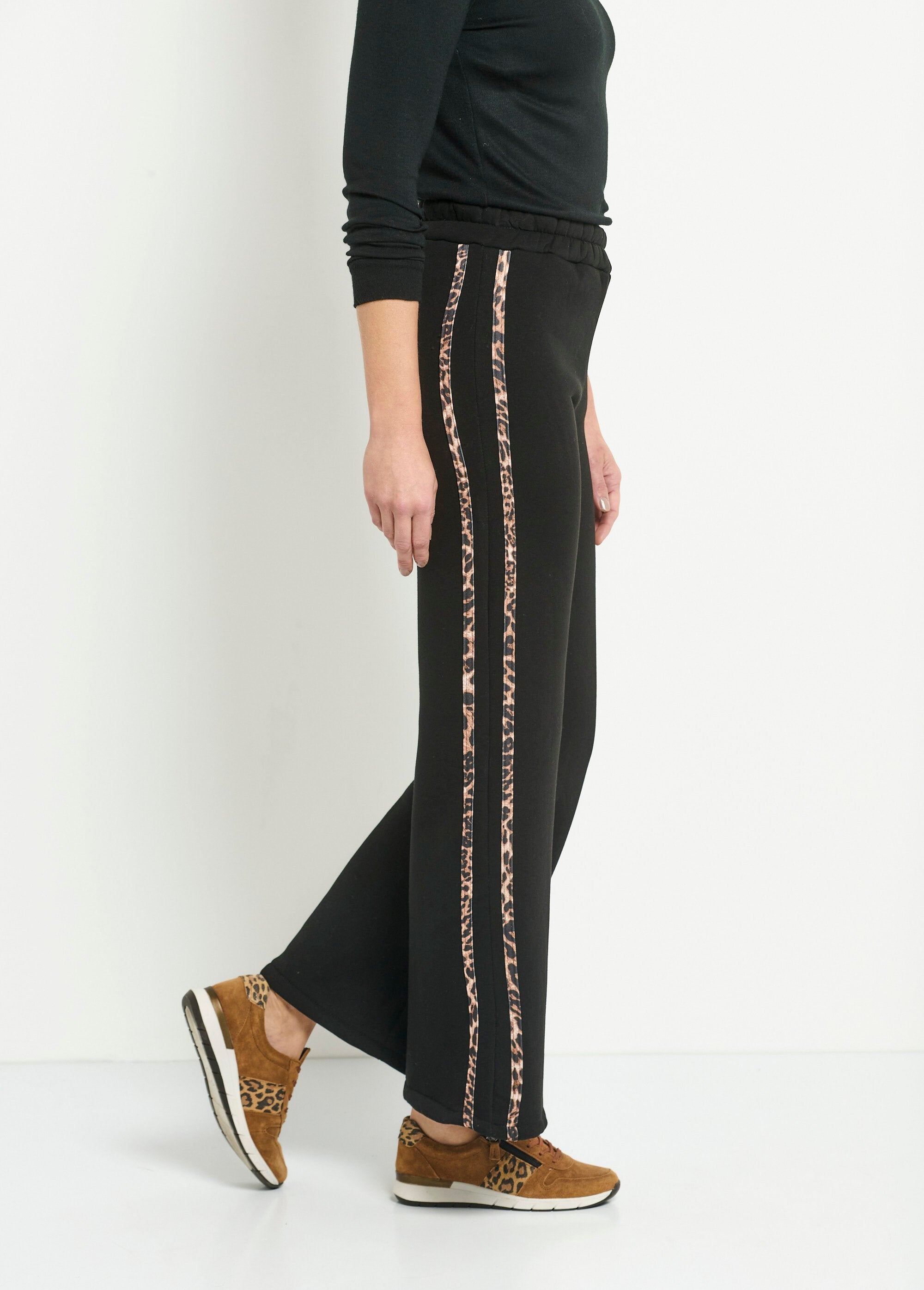 Leopard_stripe_comfort_fleece_pants_Black_DR1_slim