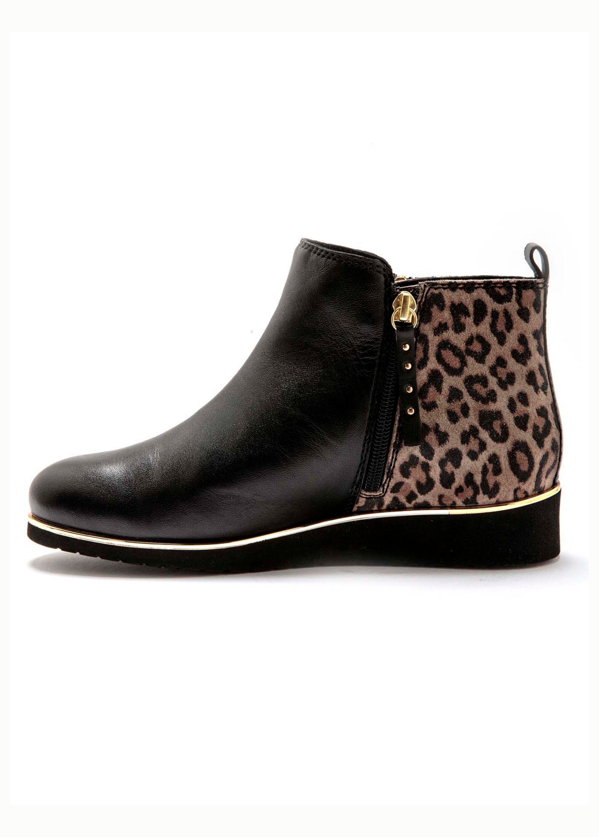 Two-material_leather_boots_Leopard_print_GA1_slim