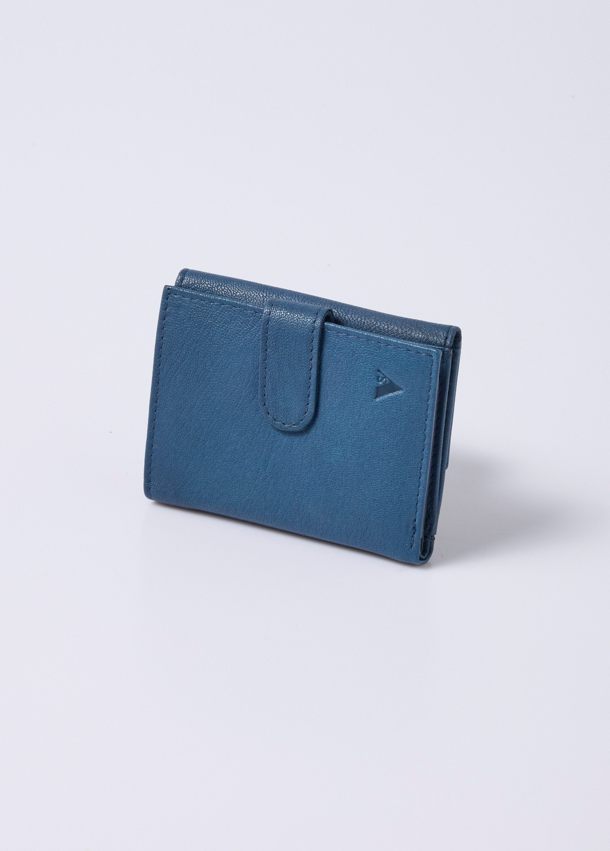 Extra_slim_leather_wallet_Blue_jeans_FA1_slim