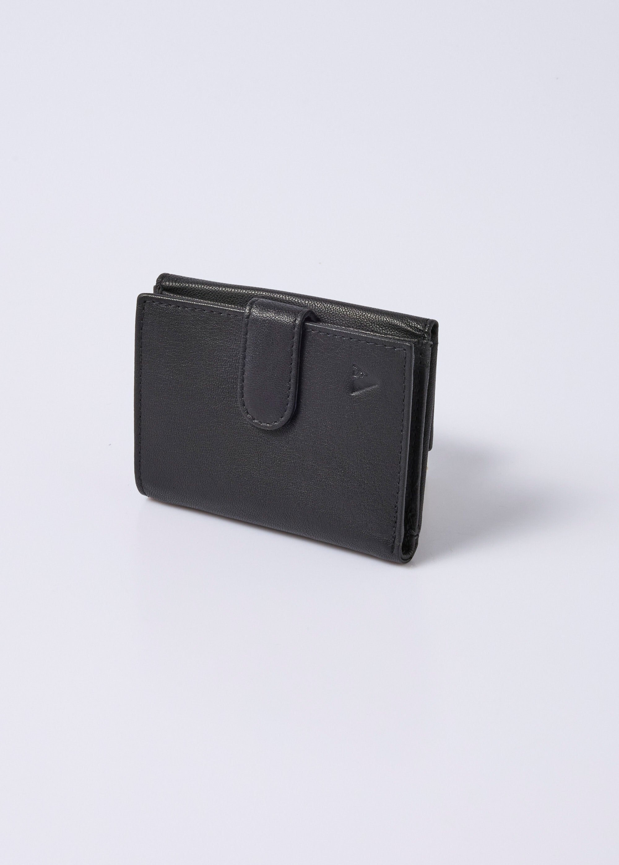 Extra_slim_leather_wallet_Black_FA1_slim