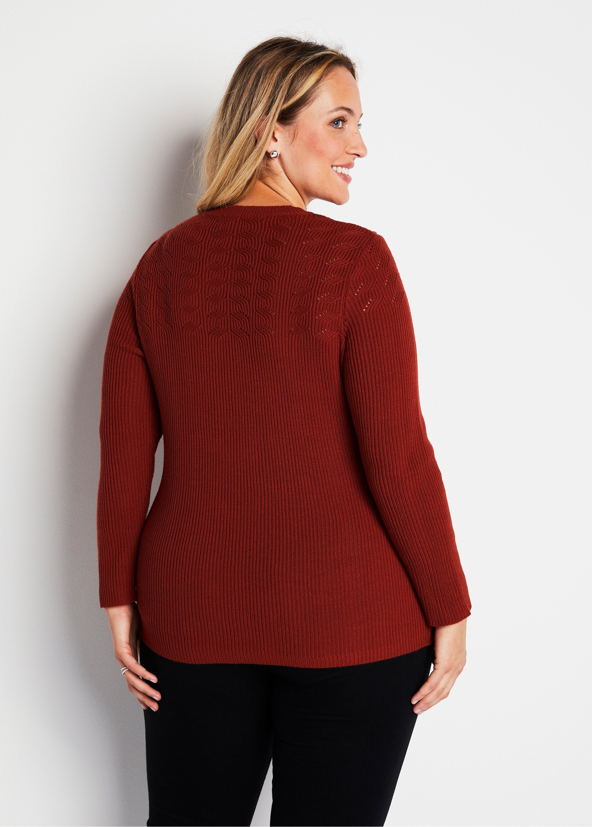 Openwork_ribbed_knit_sweater_with_round_neck_Spicy_DO1_curvy