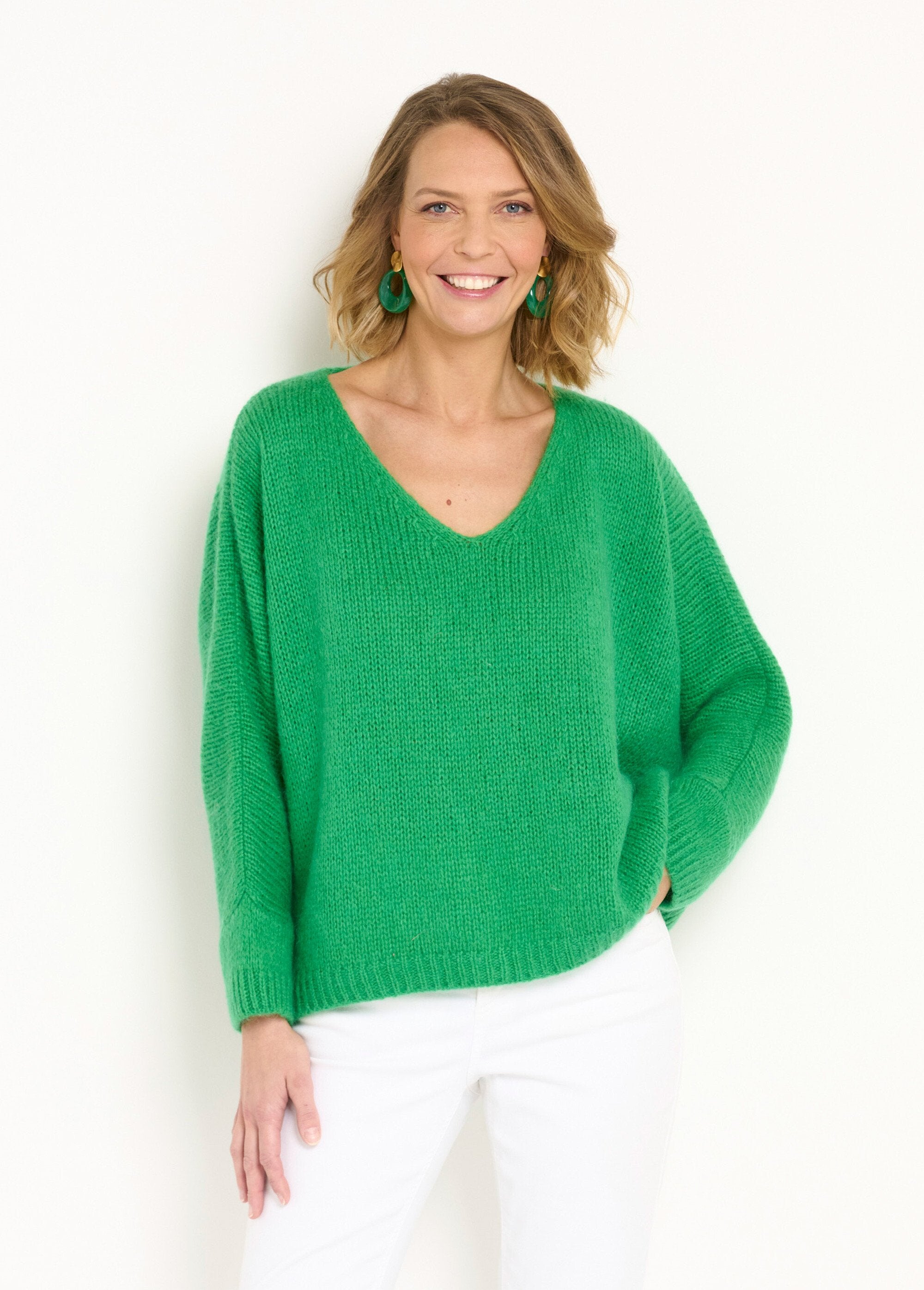 Pull_chaud_laine_mohair_col_V_emmanchures_descendues_Vert_FA1_slim