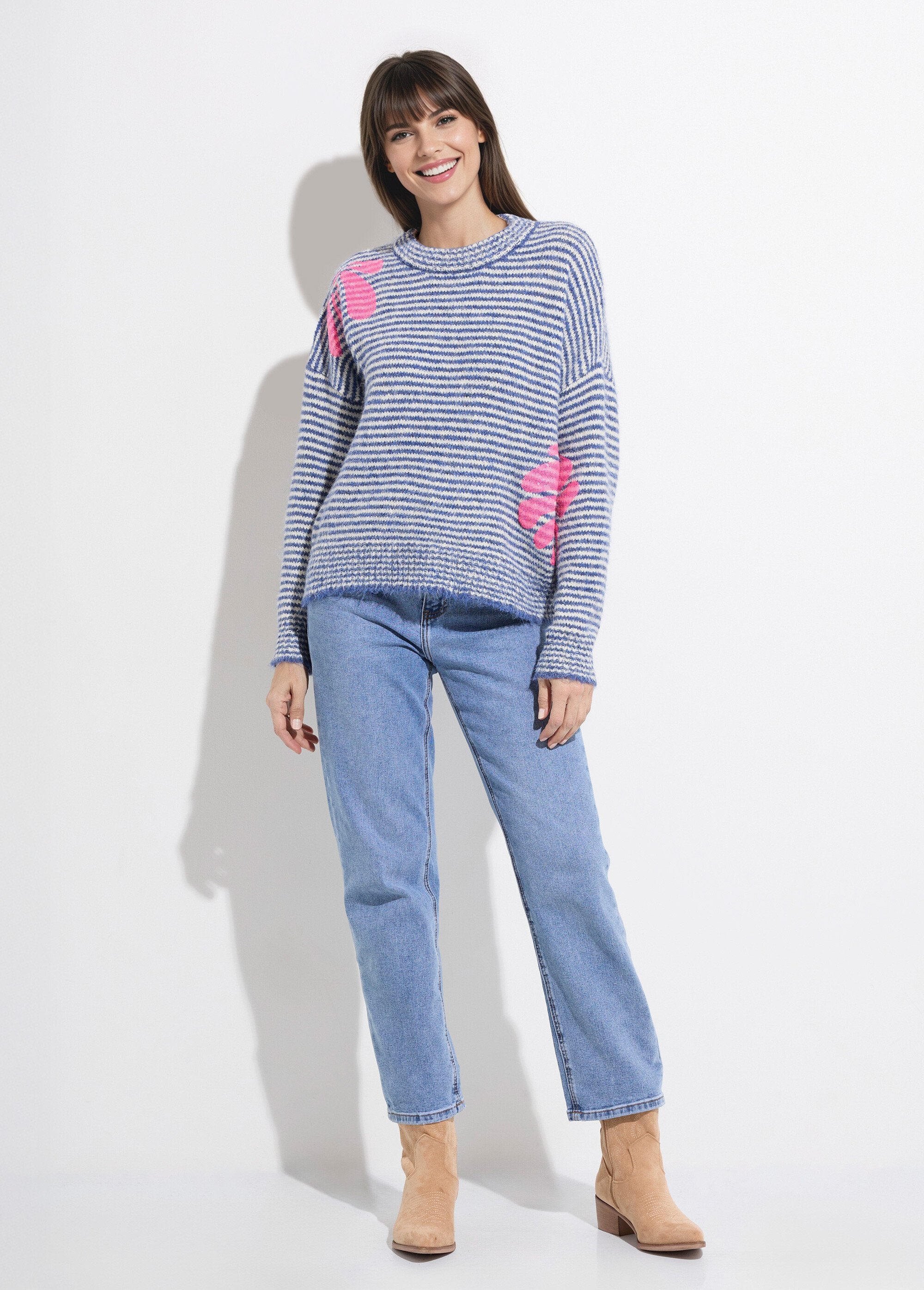 Warm_striped_sweater_with_wool_and_floral_patterns_Blue_and_ecru_SF1_slim