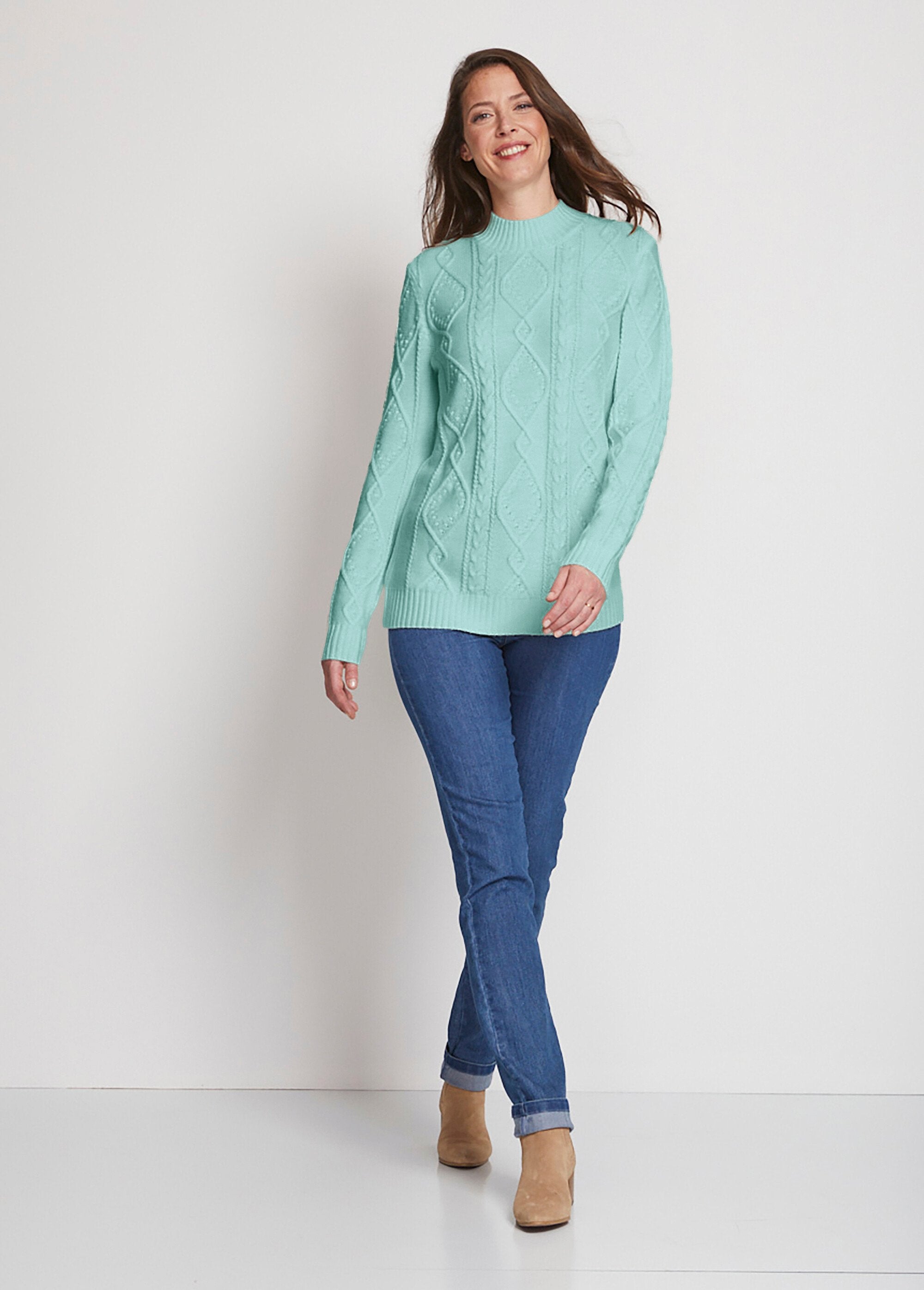 Short_warm_sweater_with_cable_high_collar_Green_SF1_slim