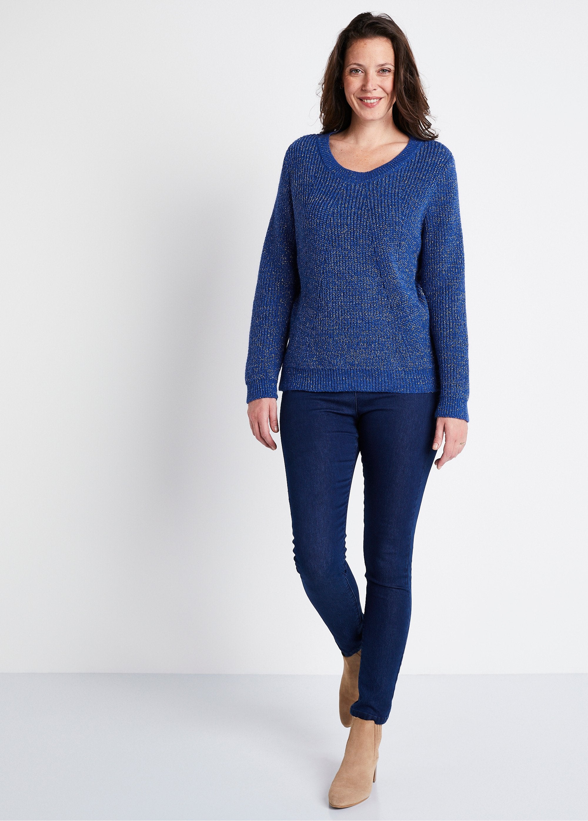 Round_neck_beaded_knit_sweater_with_wool_Blue_SF1_slim