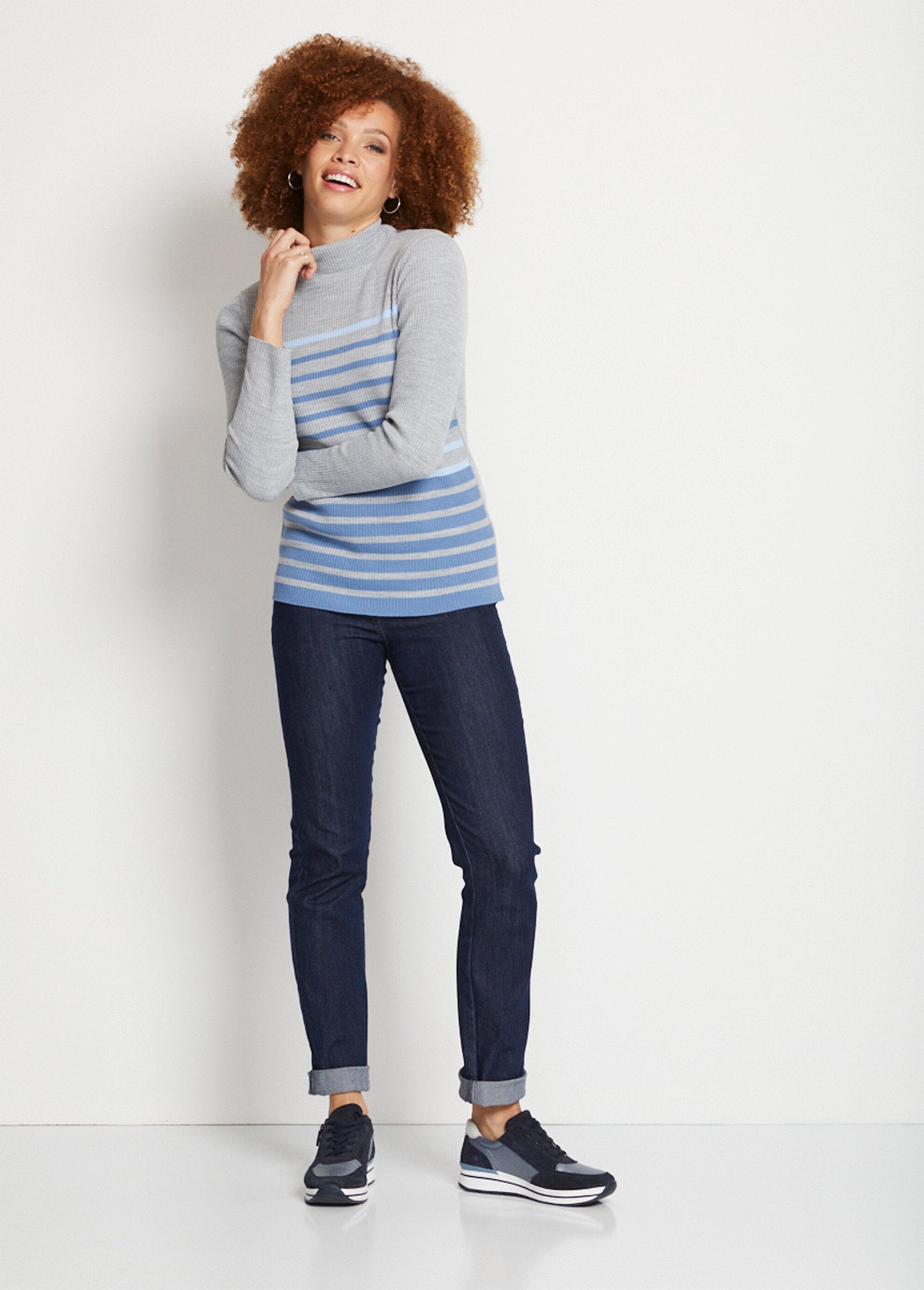 Short_ribbed_knit_high_neck_sweater_Blue_stripe_SF1_slim