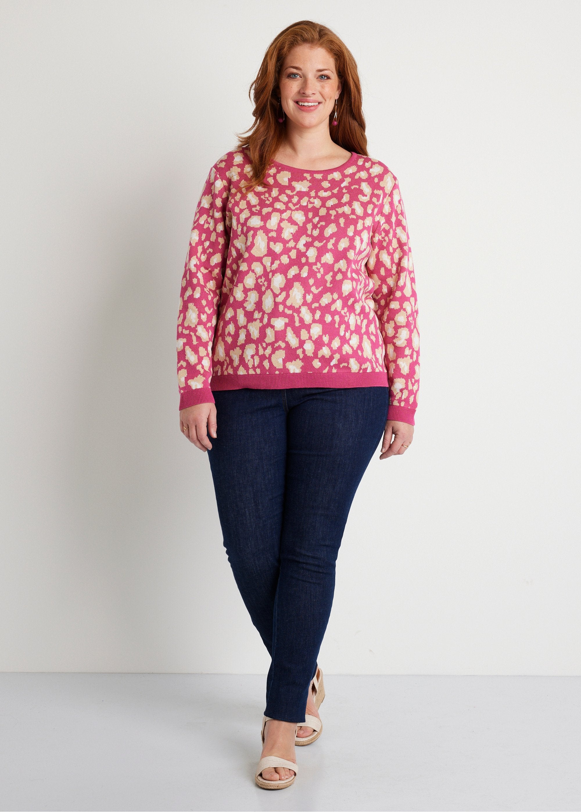 Leopard_pattern_round_neck_sweater_Pink_SF1_curvy