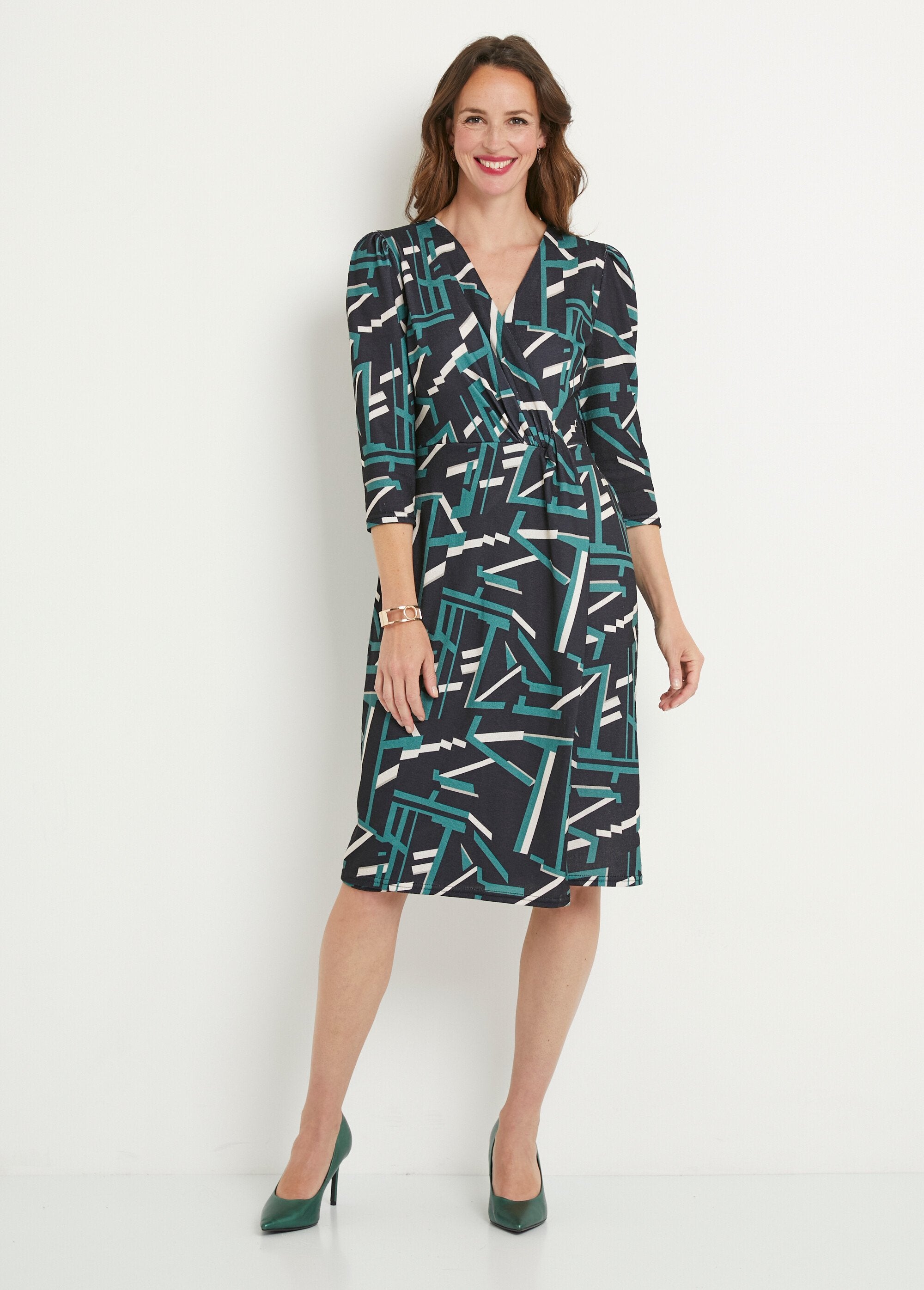 Short_graphic_print_wrap_dress_Black_and_green_FA1_slim