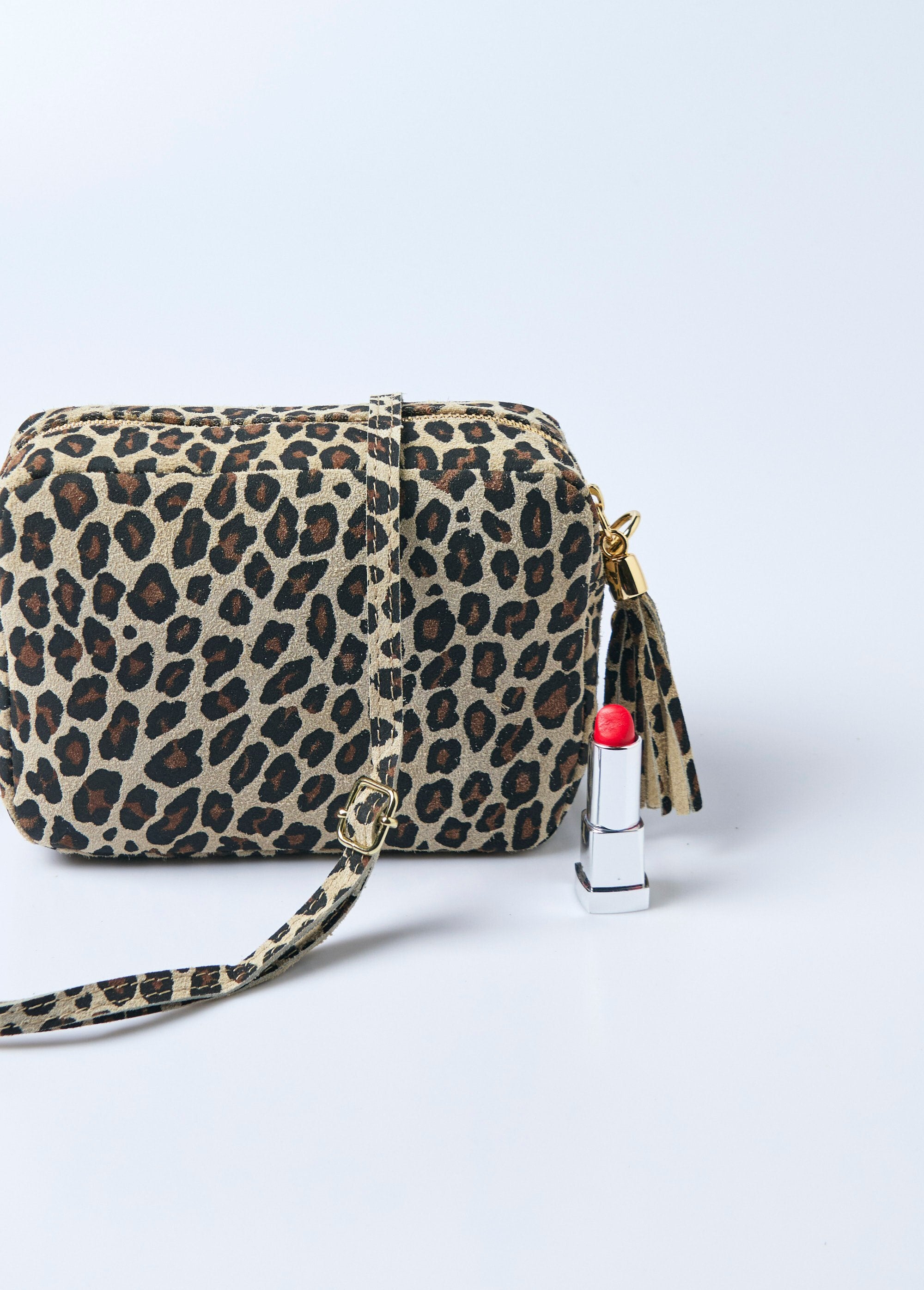 Nubuck_leather_shoulder_bag,_leopard_Beige_leopard_DE2_slim