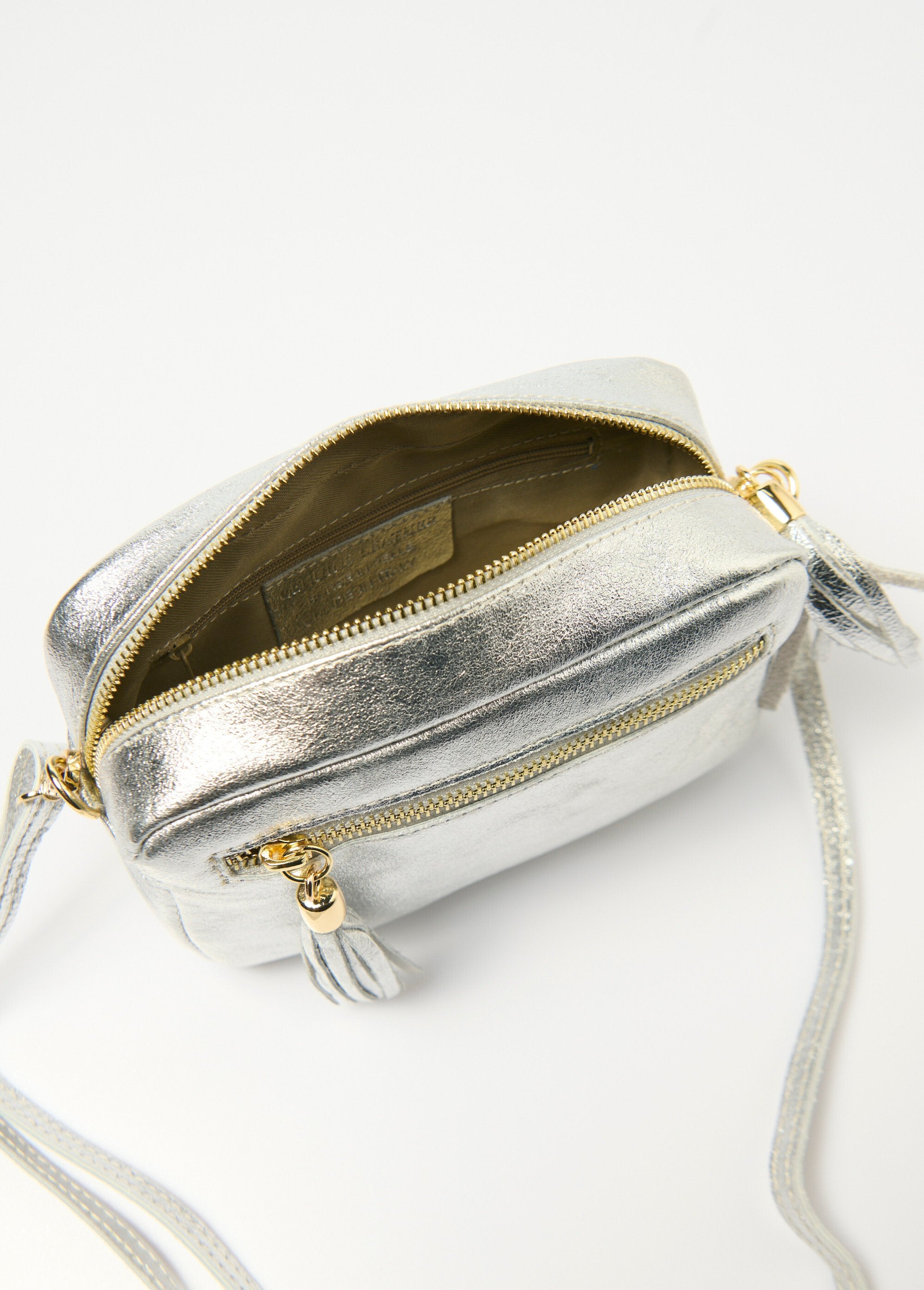 Clutch-shaped_leather_handbag_Silver_OV1_slim