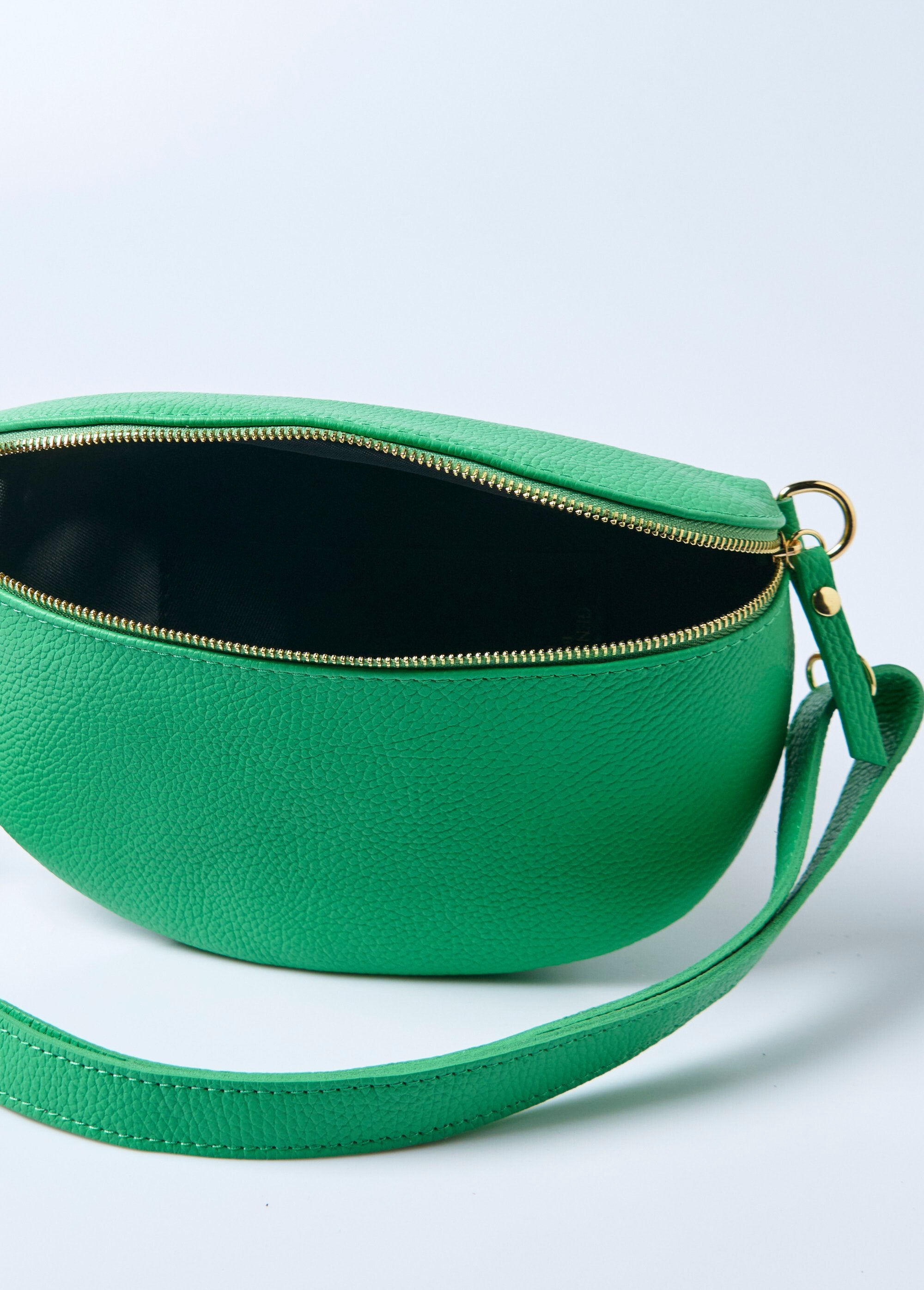 Leather_zipped_fanny_pack_with_shoulder_strap_Bright_green_DE2_slim