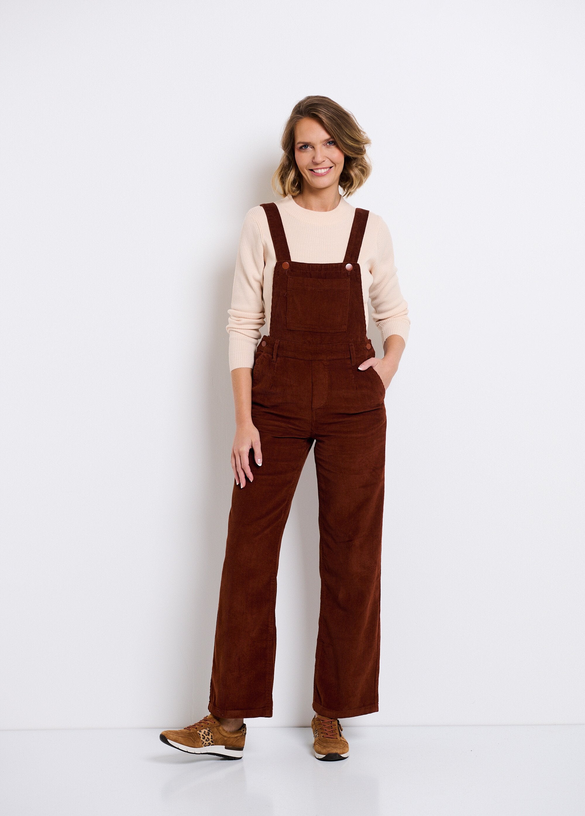 Trendy_velvet_overalls_with_large_ribbing_Brown_SF1_slim