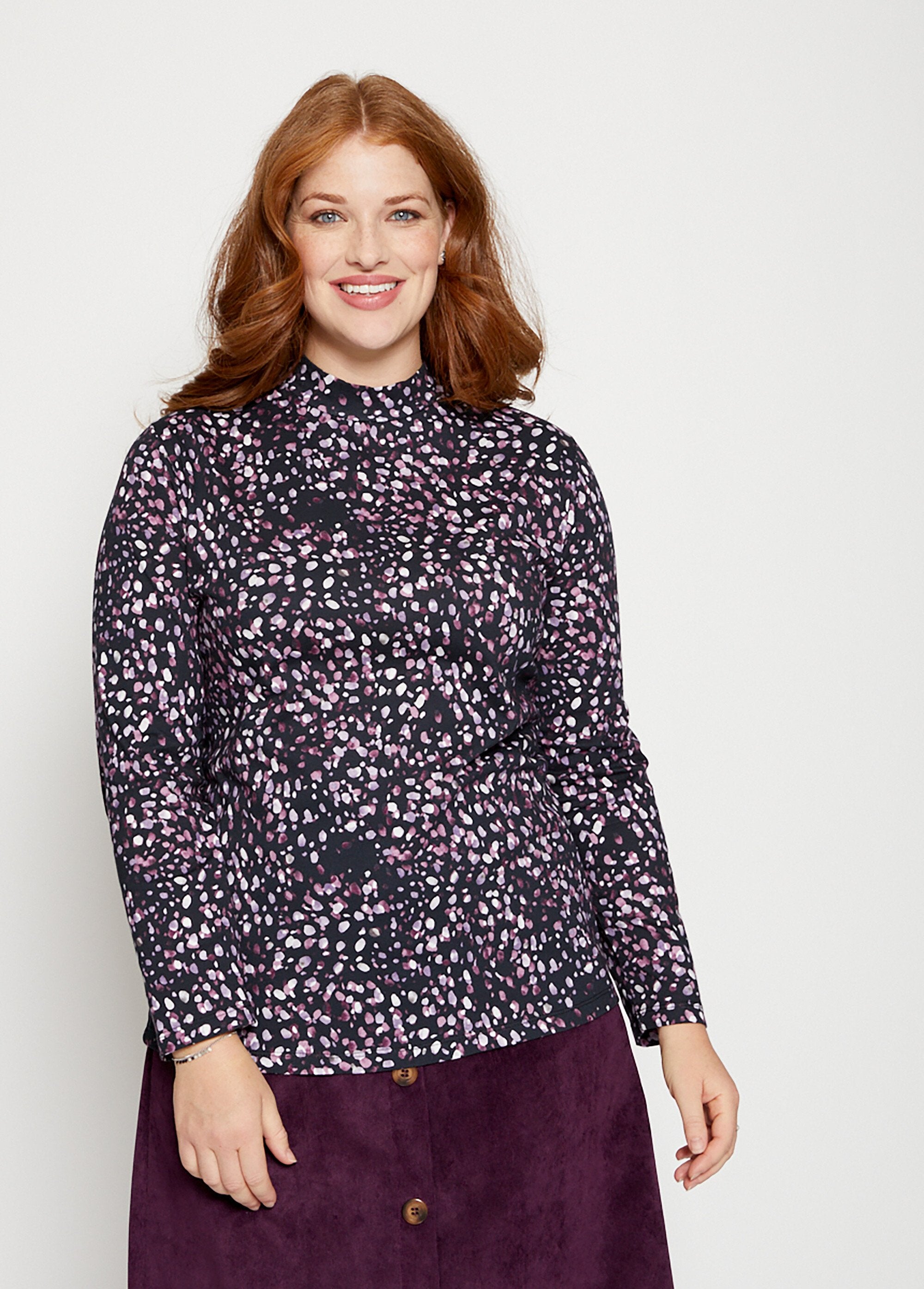 Long_supple_soft_knit_undershirt_Lilac_print_FA1_curvy