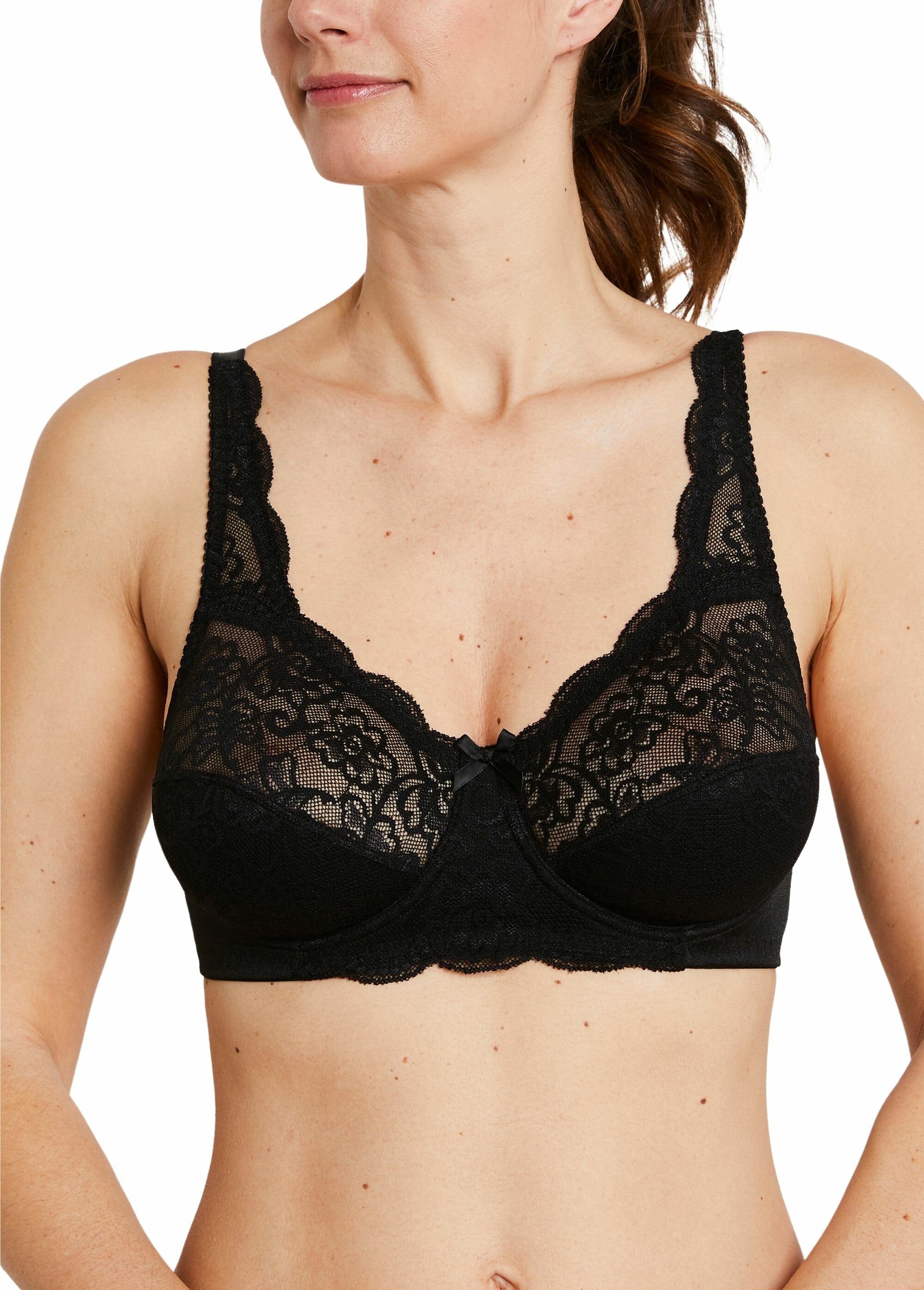 Underwired_lace_bra_Black_FA1_slim