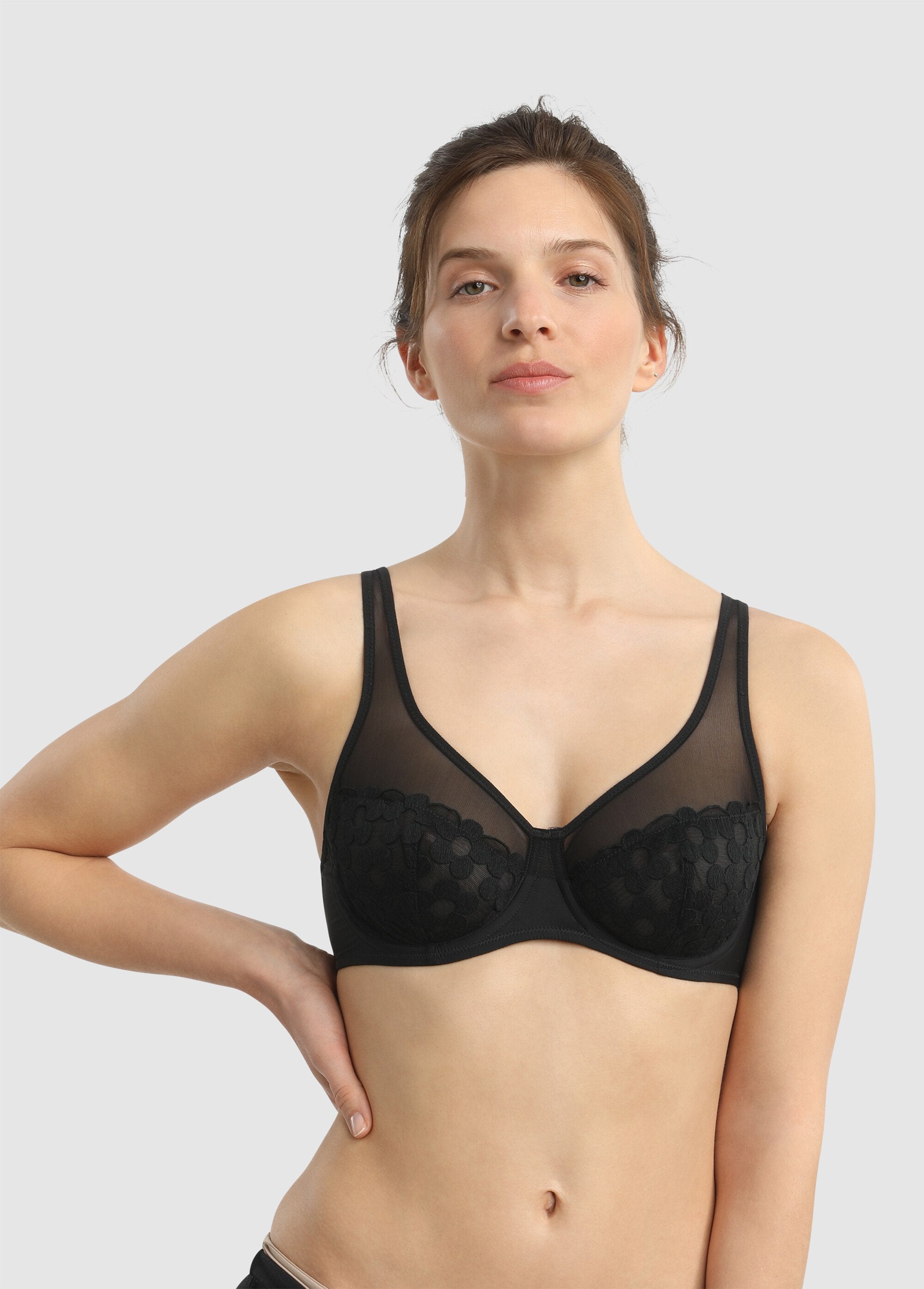 Dim®_-_Embracing_bra_in_floral_tulle_Black_FA1_slim