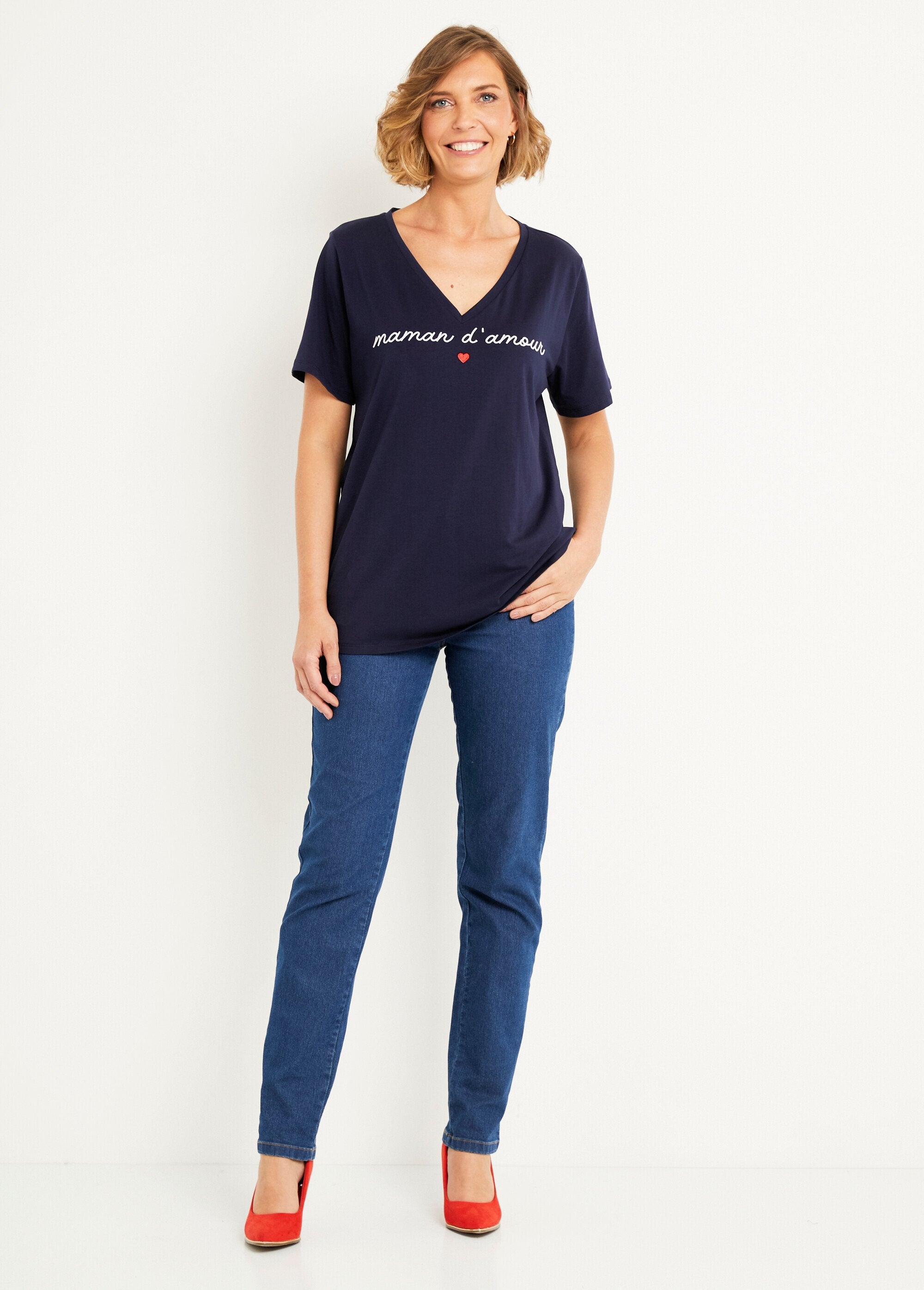 V-neck_T-shirt_with_embroidered_message_Marine_SF1_slim