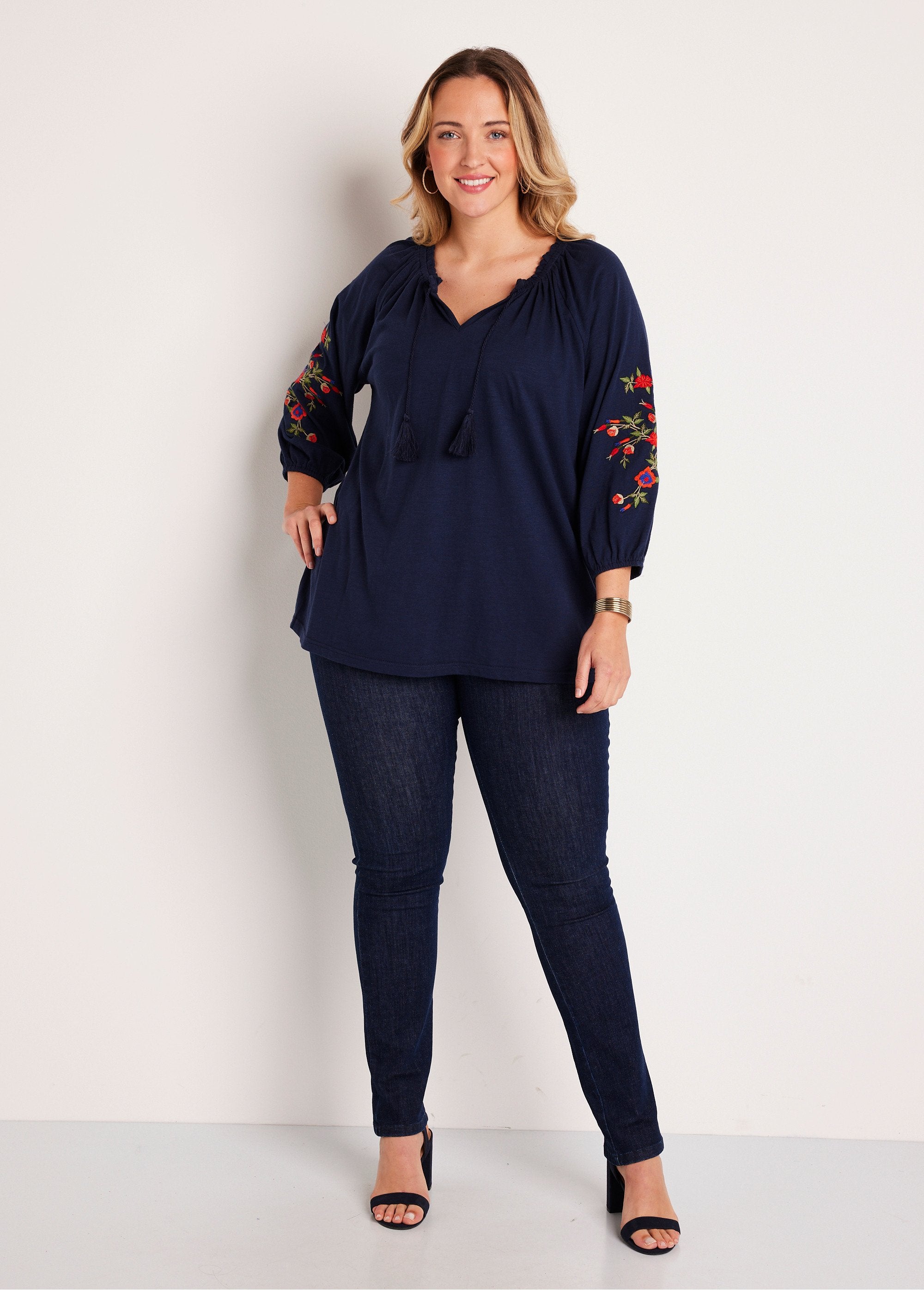 Long_embroidered_t-shirt_with_3/4_sleeves_Marine_SF1_curvy