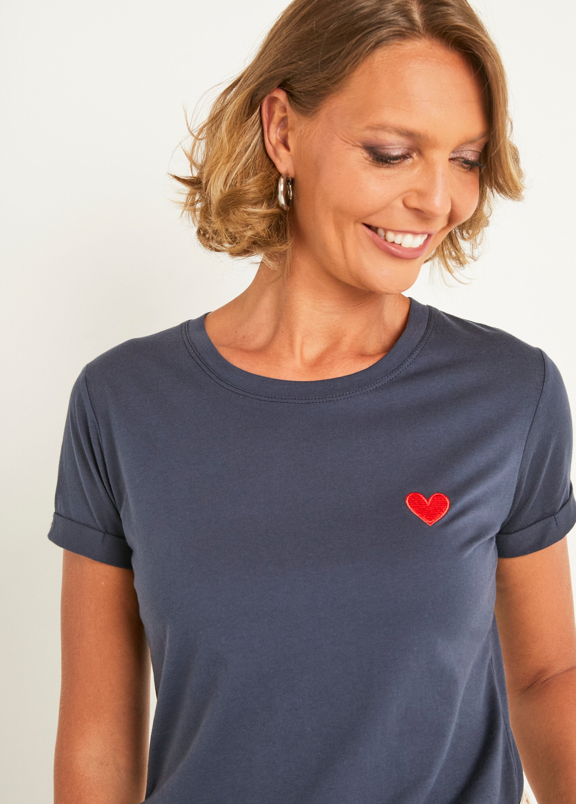Short-sleeved_chest_embroidery_T-shirt_Marine_DE1_slim