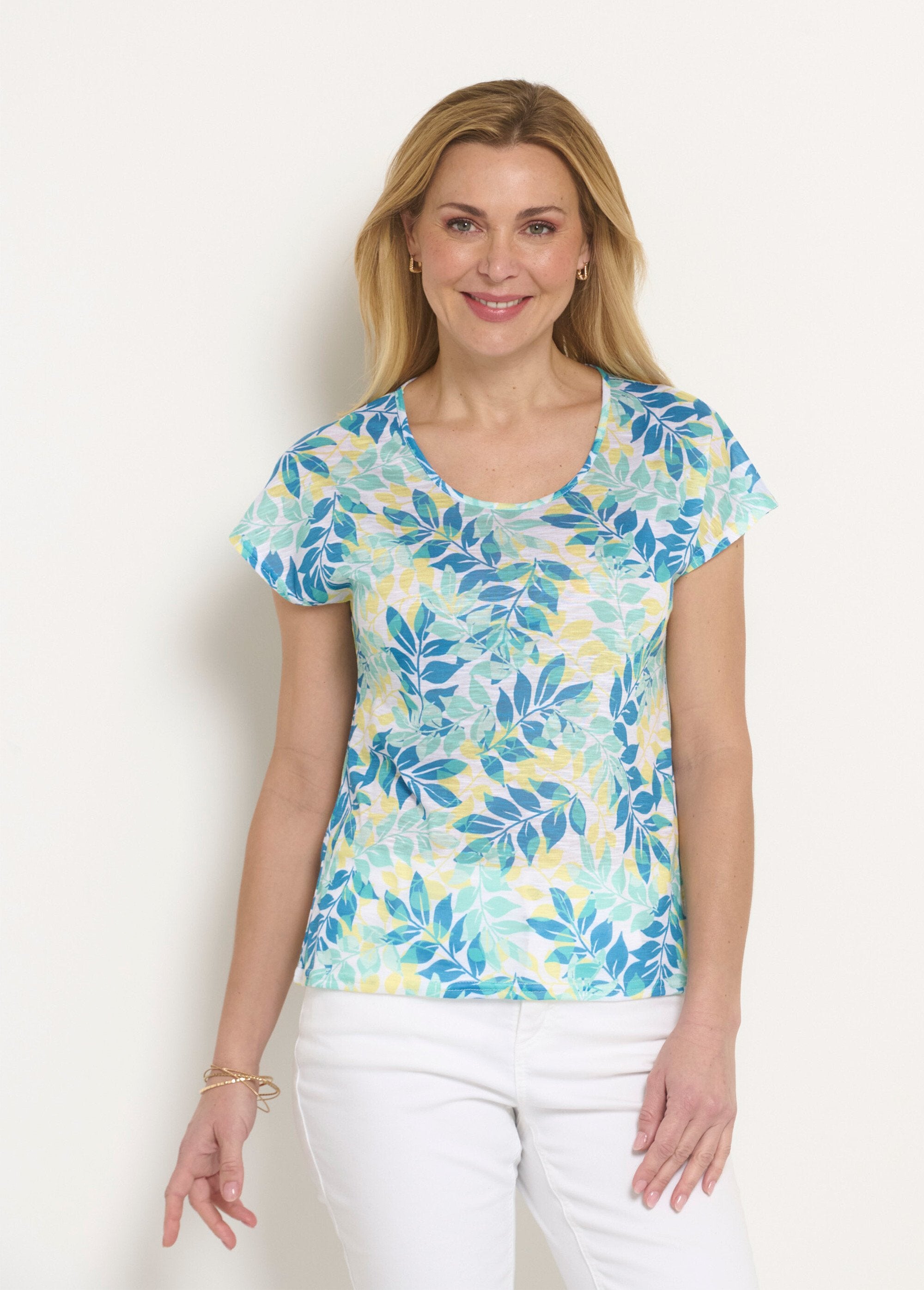 Short-sleeved_T-shirt_with_leaf_print_and_round_neck_Green_and_yellow_FA1_slim