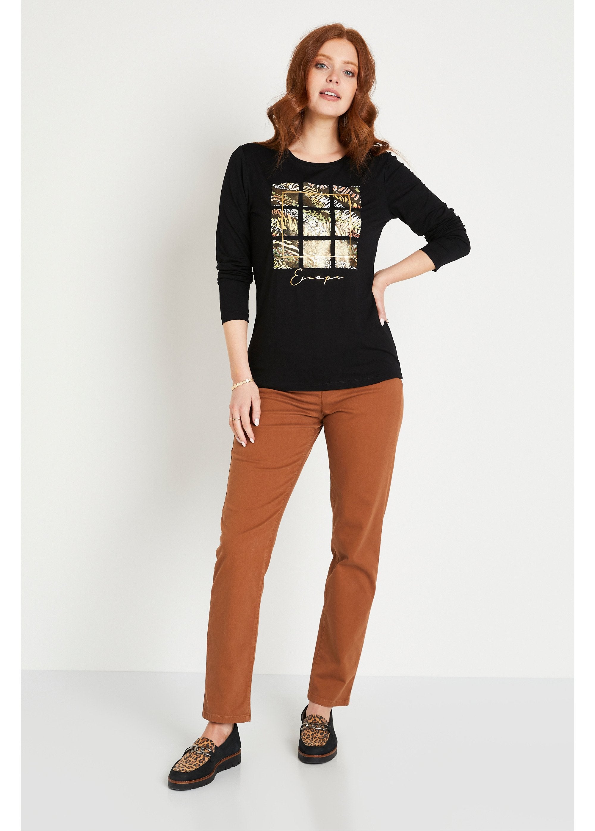 Long-sleeved,_plain-front_T-shirt_Black_and_beige_SF1_slim