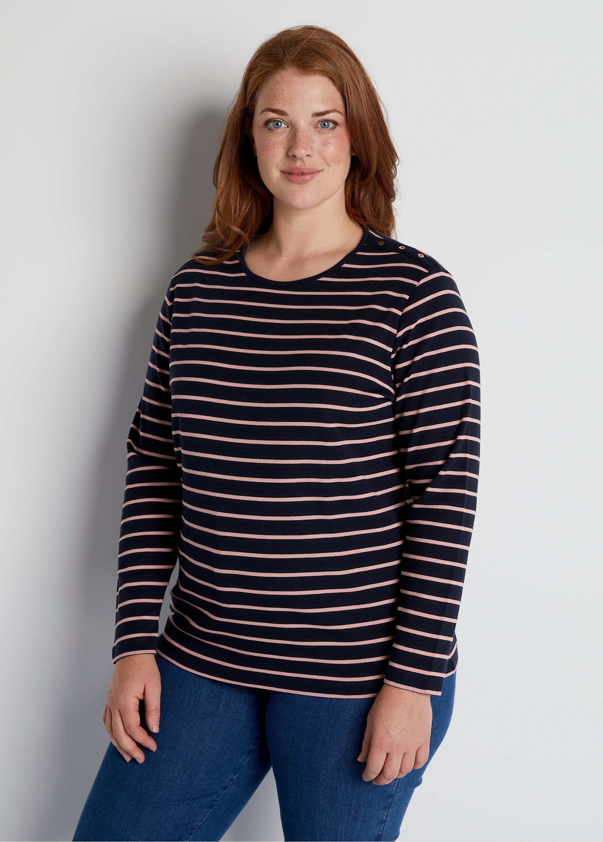 Short_cotton_sailor_t-shirt_with_long_sleeves_Navy_and_pink_FA1_curvy