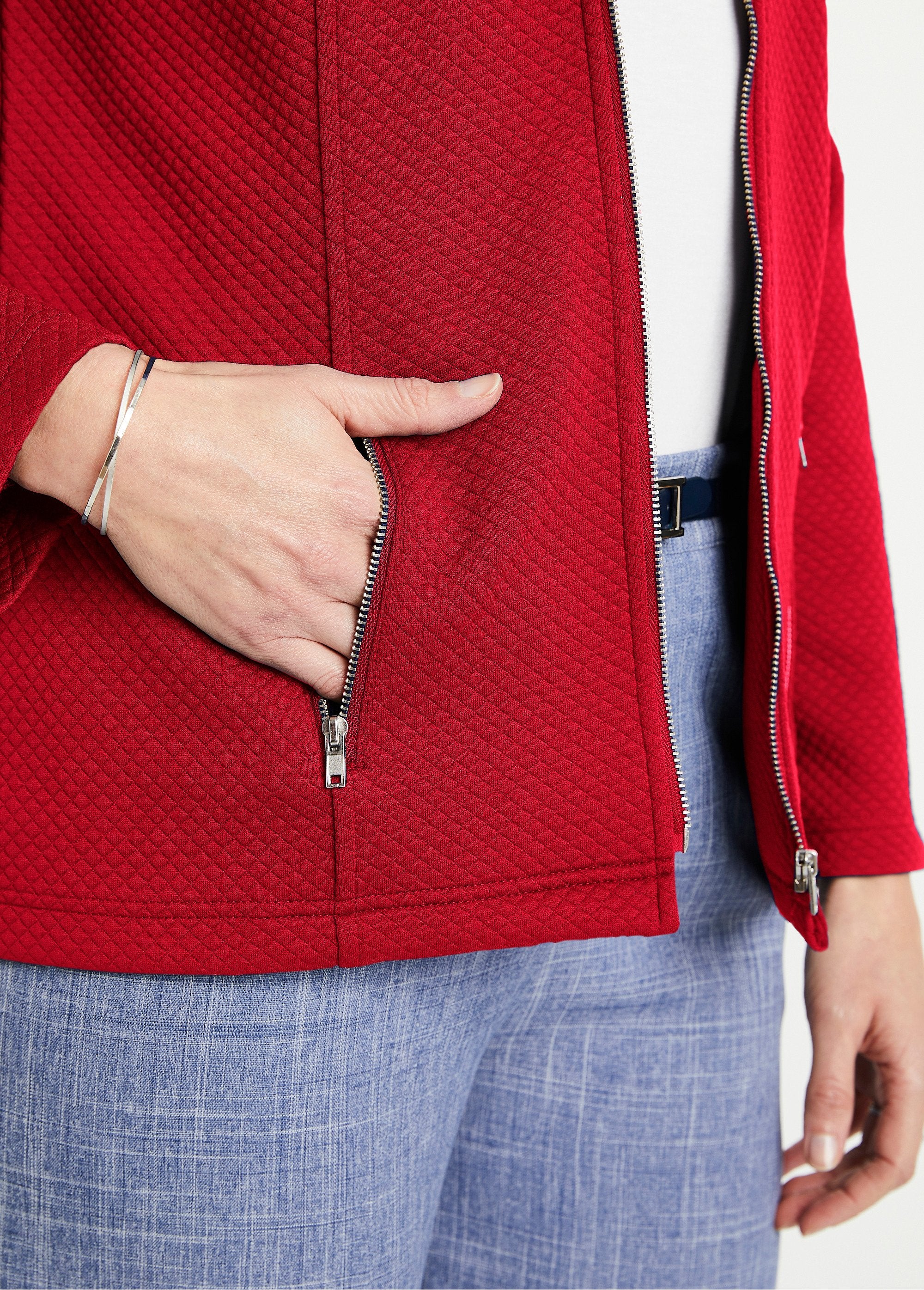 Collarless_fitted_jacket_Red_DE2_slim