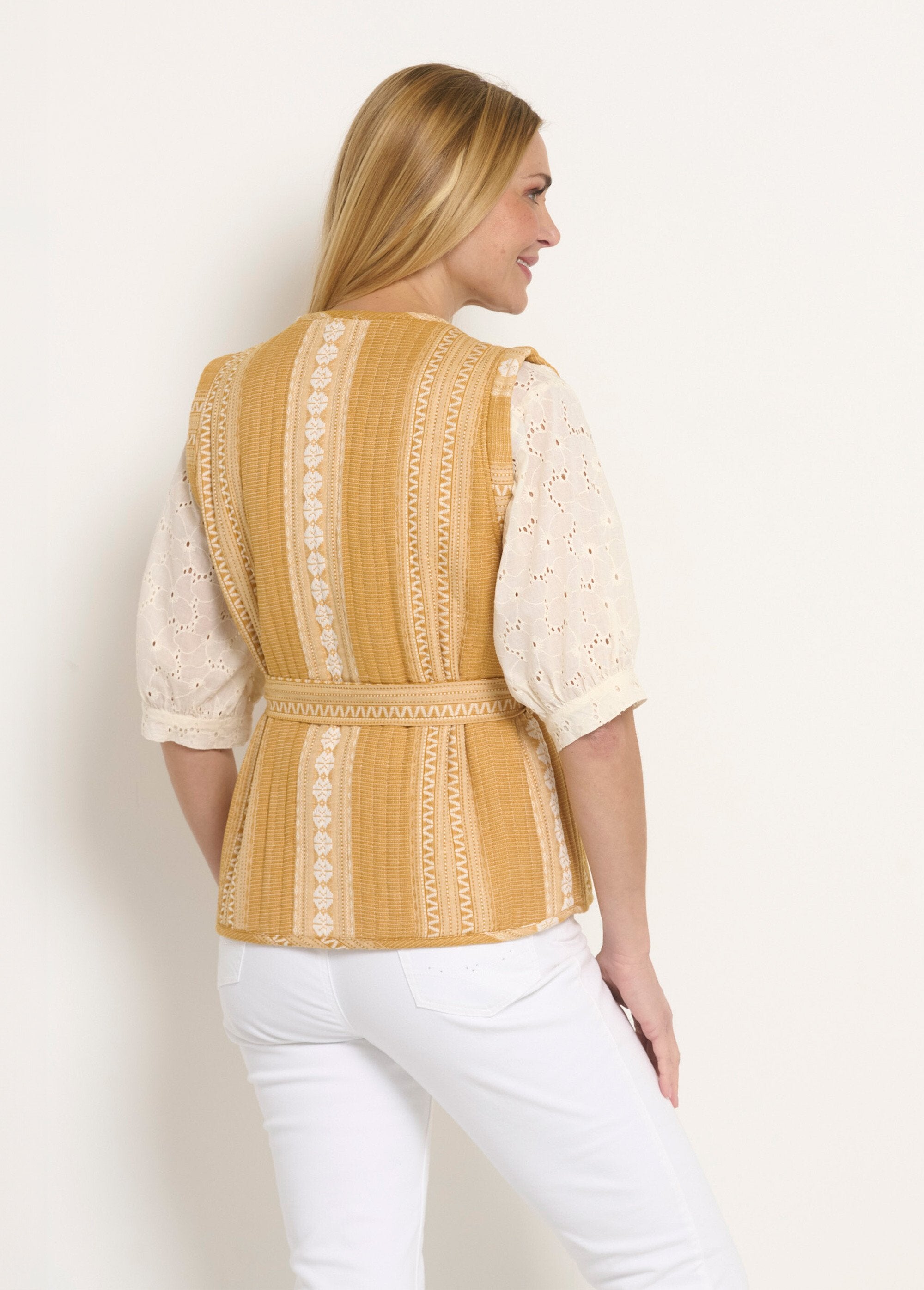 Sleeveless_quilted_jacket_with_rhinestone_details_YELLOW_DO1_slim