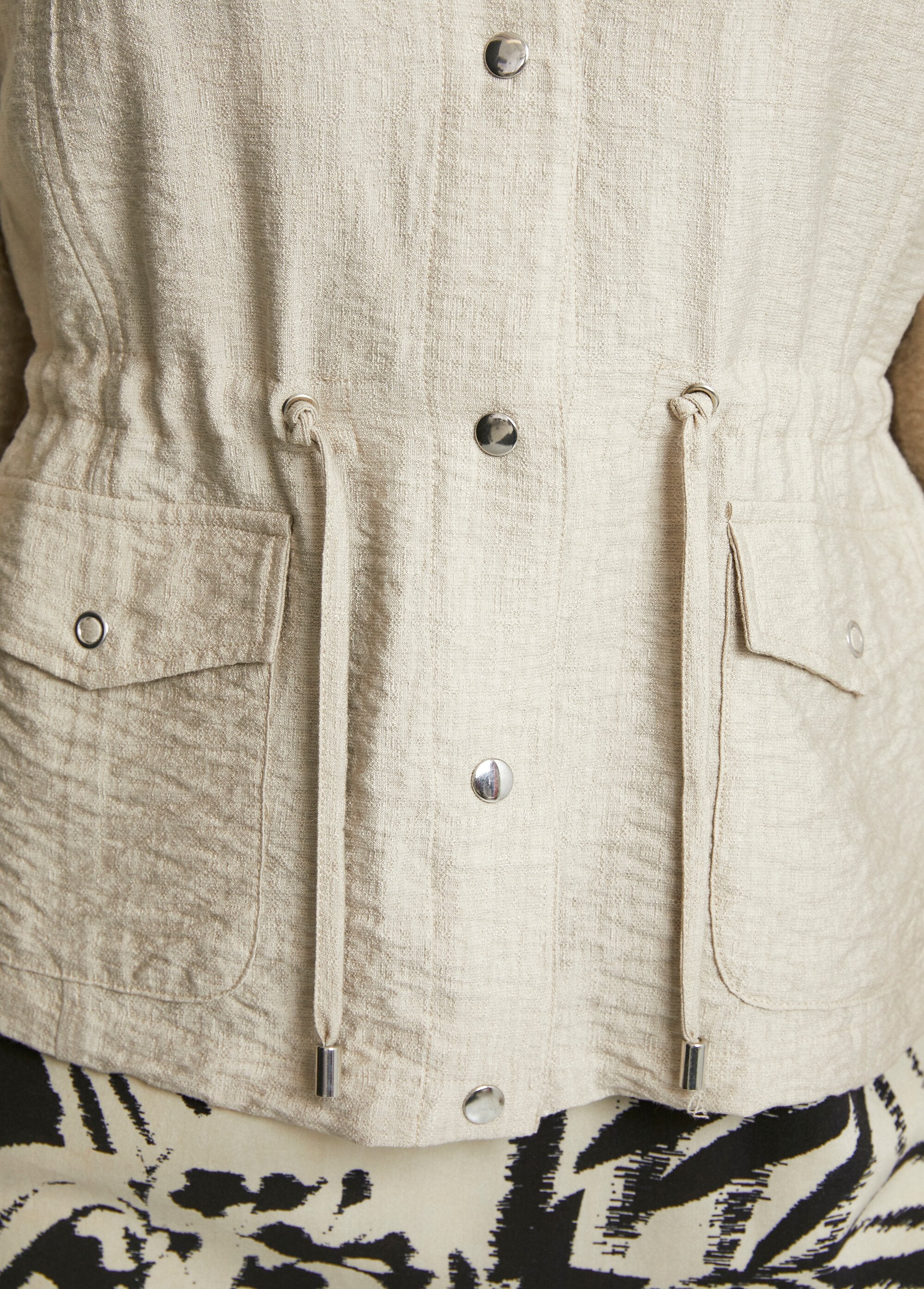 Long-sleeved_collarless_safari_jacket_Sand_DE2_slim