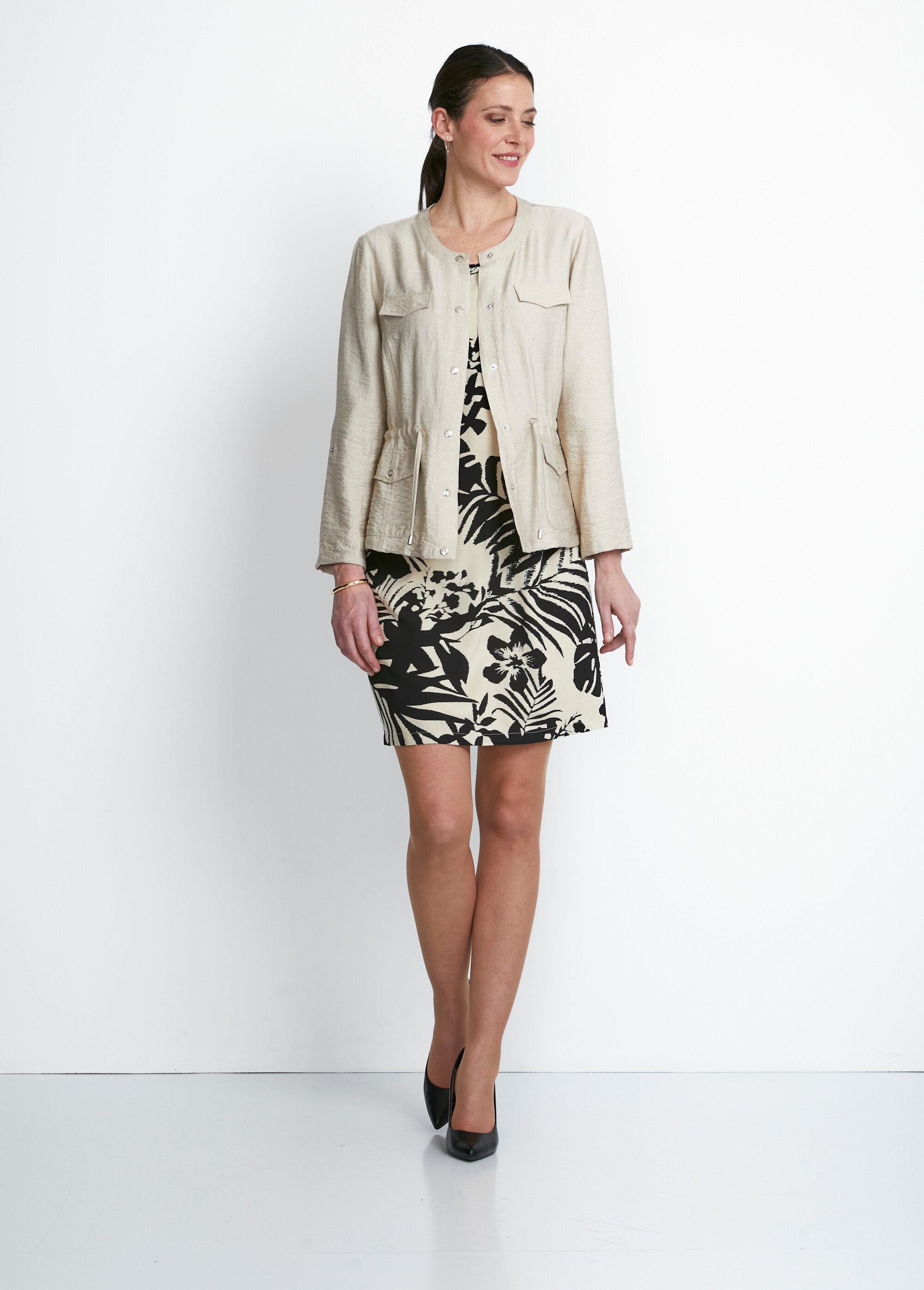 Long-sleeved_collarless_safari_jacket_Sand_SF1_slim