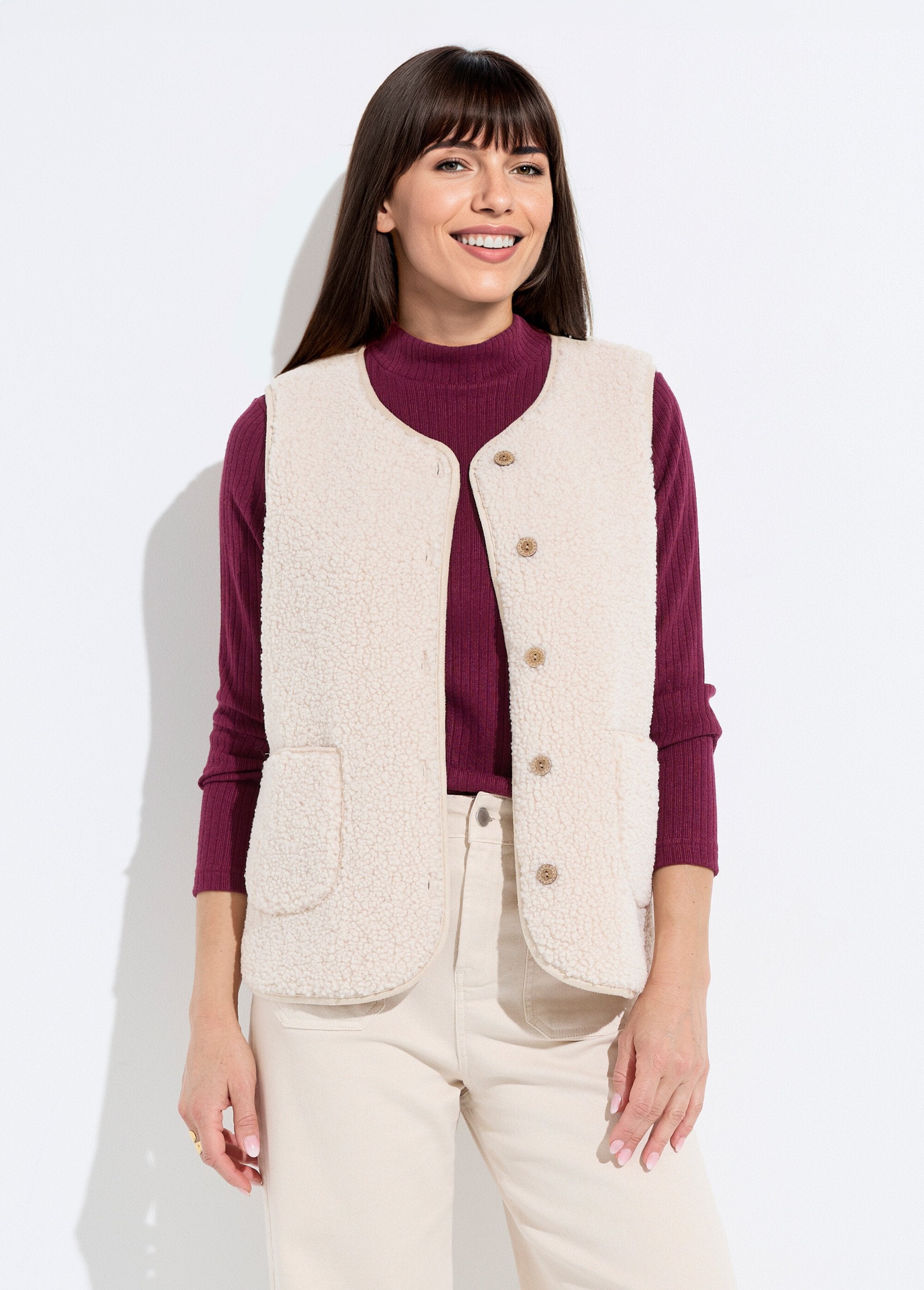 Sleeveless_jacket_in_sherpa_with_velvety_interior_Beige_FA1_slim