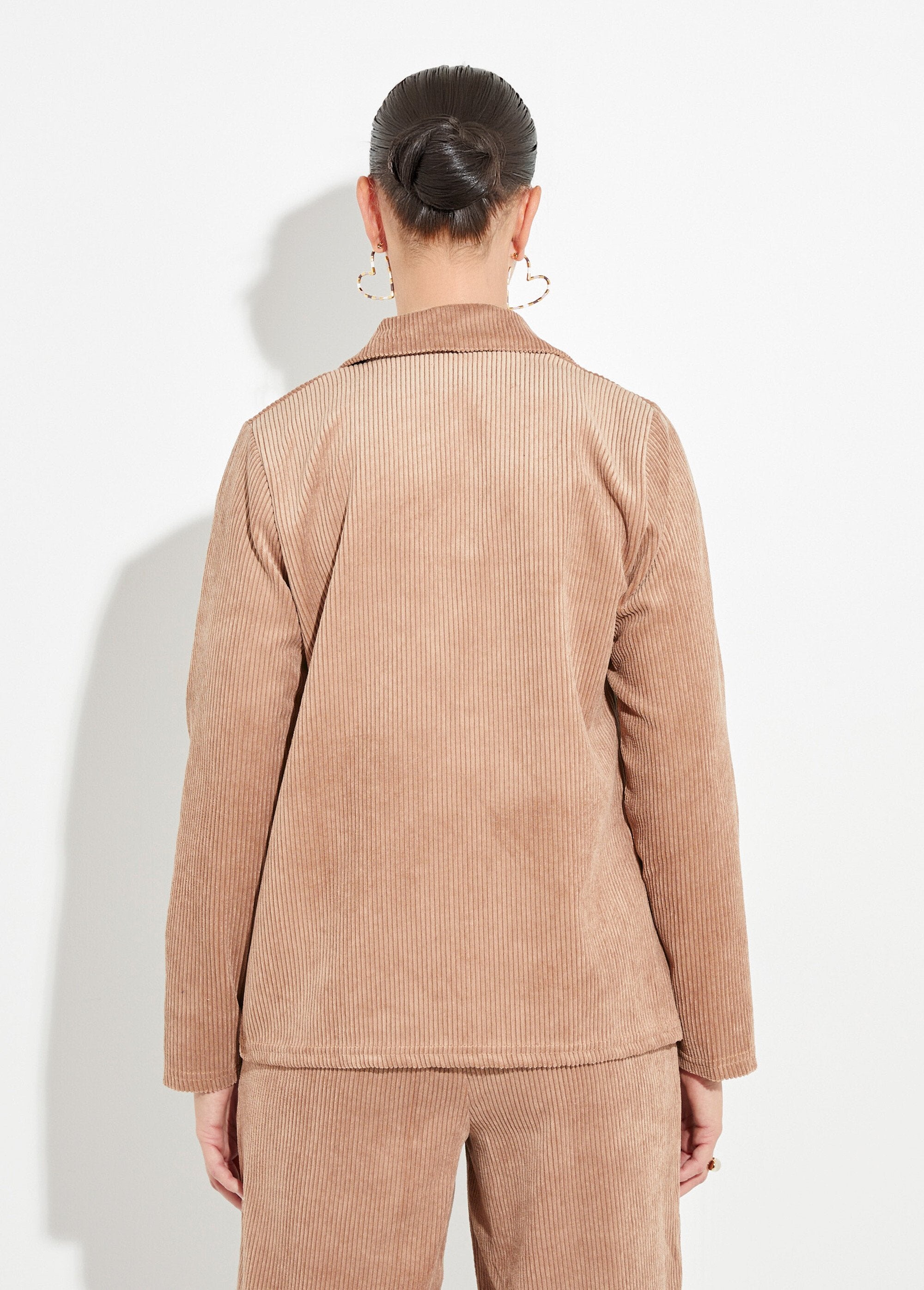 Wide-wale_corduroy_jacket,_tailored_collar_camel_DO1_slim